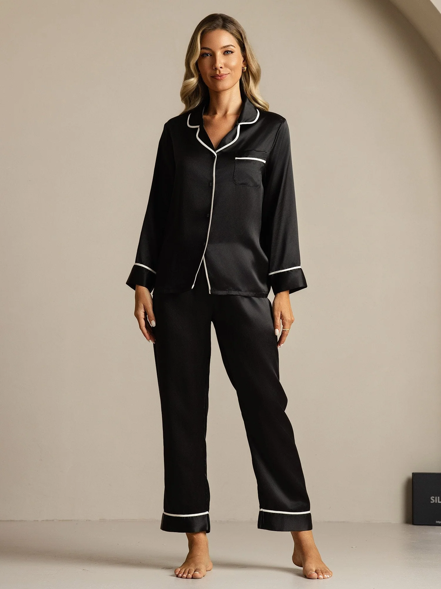 100% Morbær Silke Klassisk Pyjamassæt - Image 29