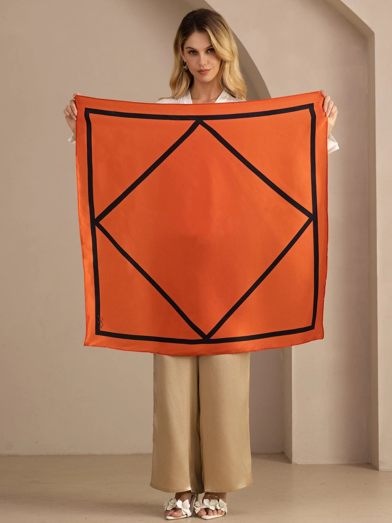 100 Procent Morbærsilke Dame Tørklæde Med Geometrisk Blok Mønster Størrelse 90 x 90 cm - Image 11