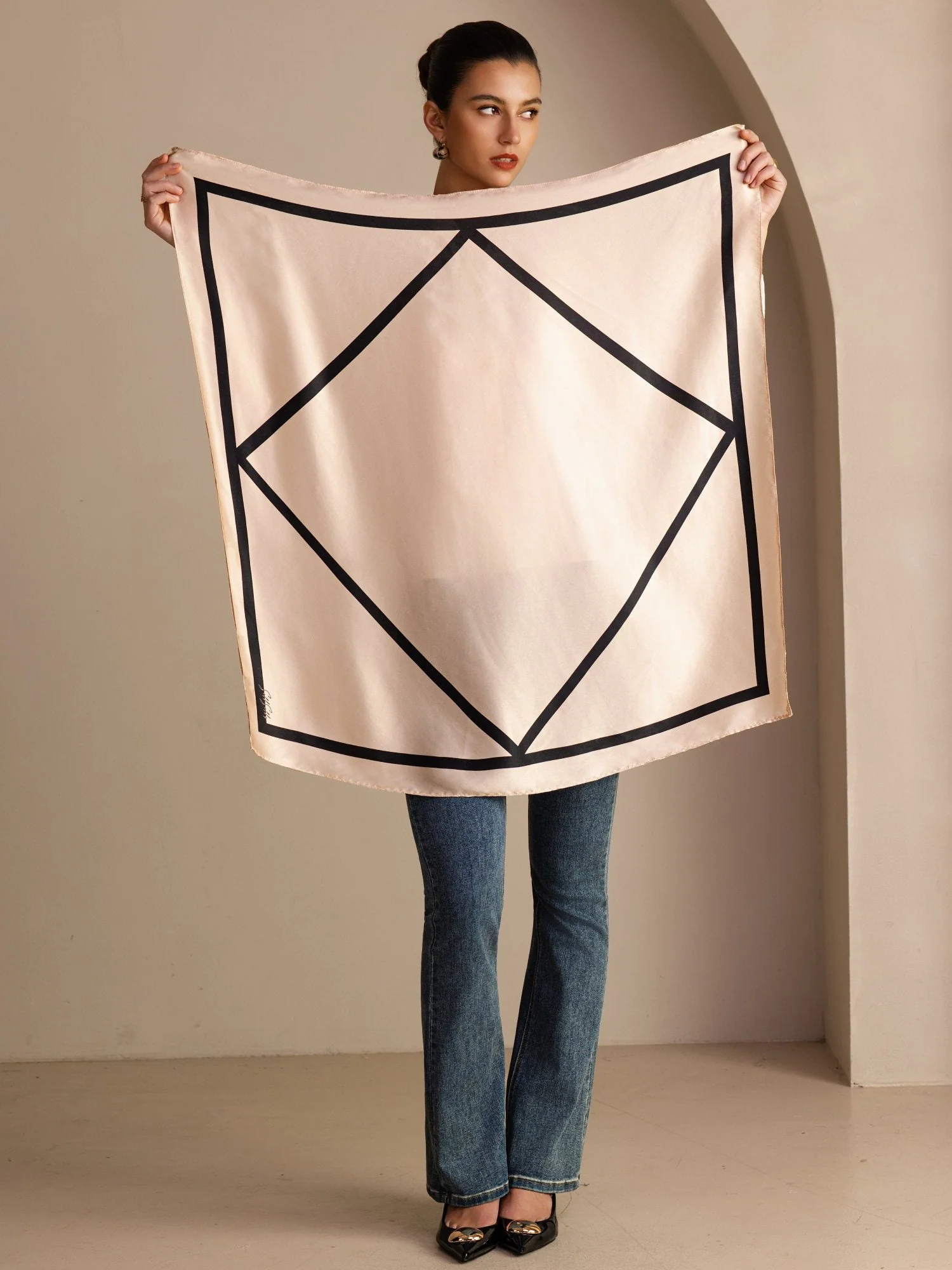 100 Procent Morbærsilke Dame Tørklæde Med Geometrisk Blok Mønster Størrelse 90 x 90 cm - Image 4
