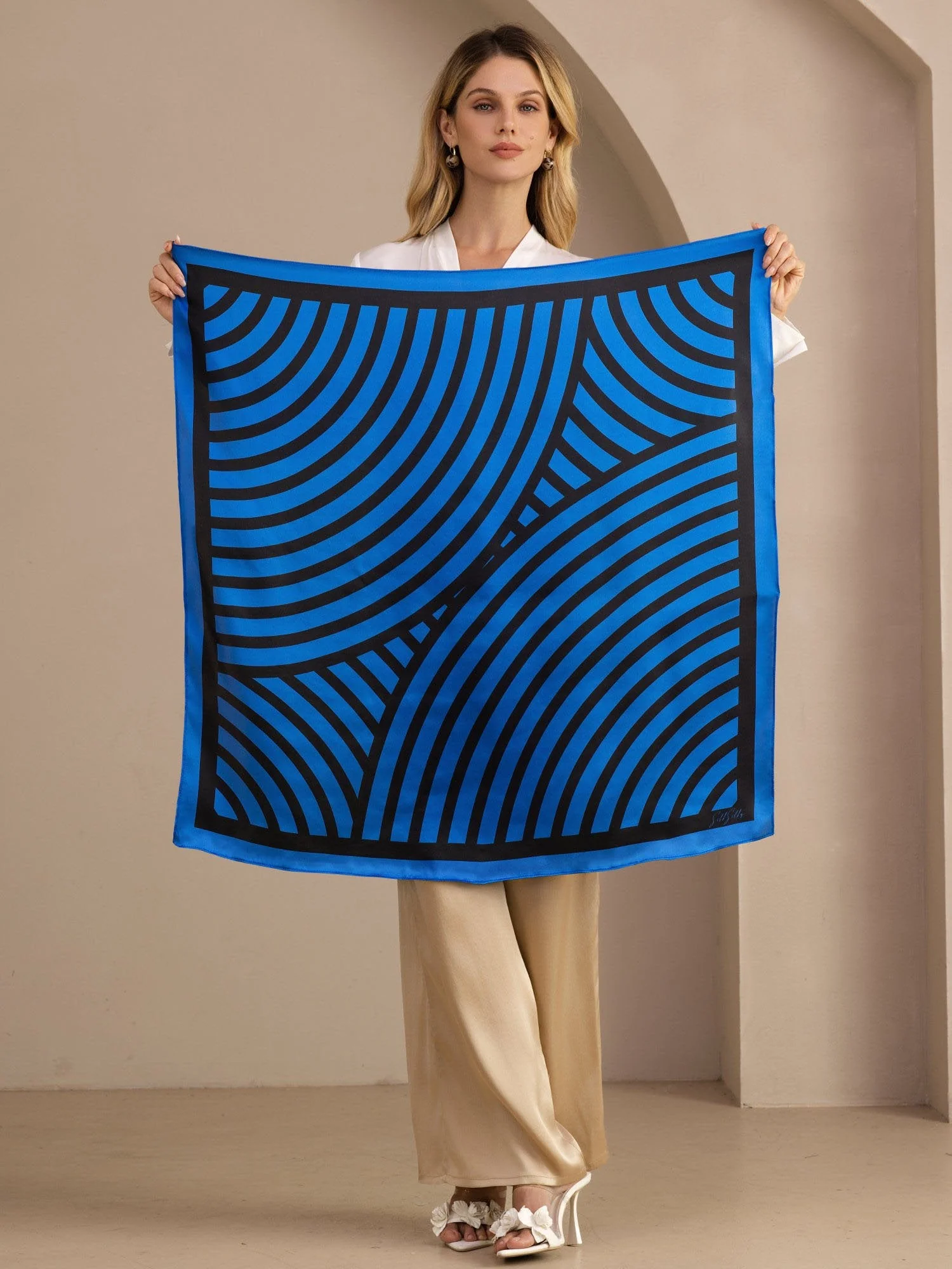100% Muldbærsilke Halvcirkulær Geometri Trykt Tørklæde Størrelse 90x90cm - Image 13