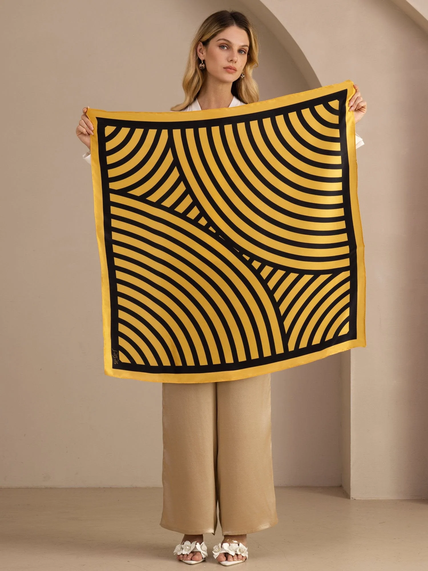 100% Muldbærsilke Halvcirkulær Geometri Trykt Tørklæde Størrelse 90x90cm - Image 9