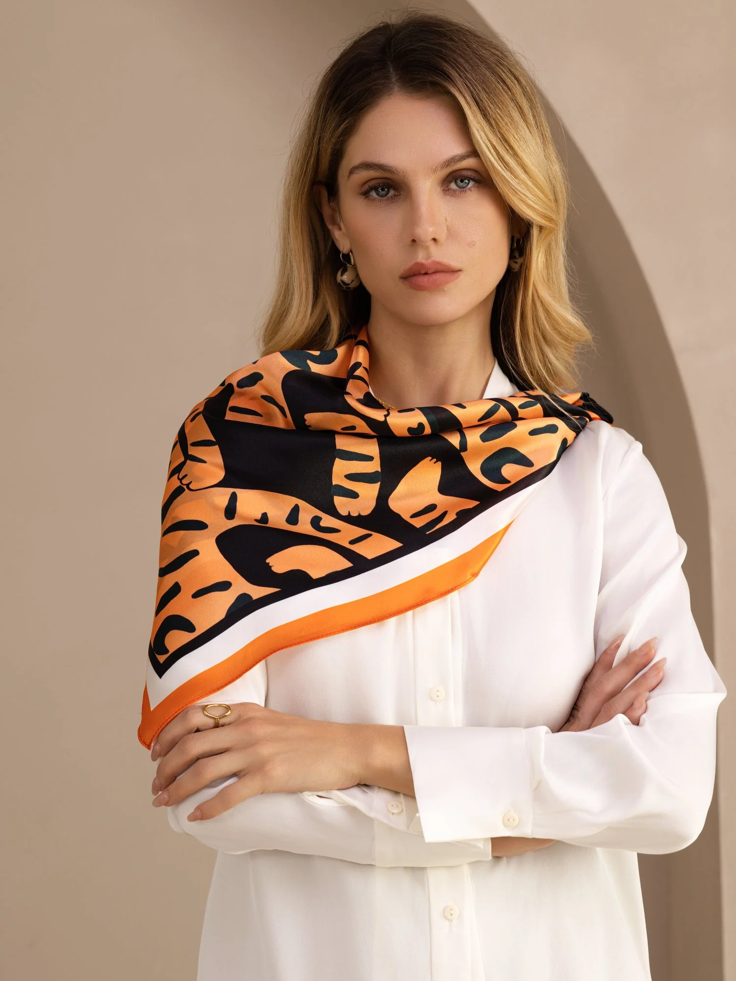 100 Procent Morbærsilke Tørklæde Med Tiger Mønster Størrelse 90x90cm - Image 5