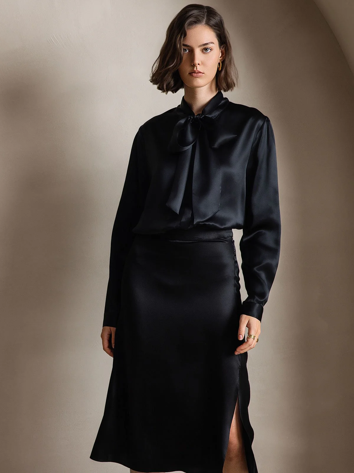 19 Momme Elegant Silke Skjorte med Slipskrave og Lange Ærmer - Image 39
