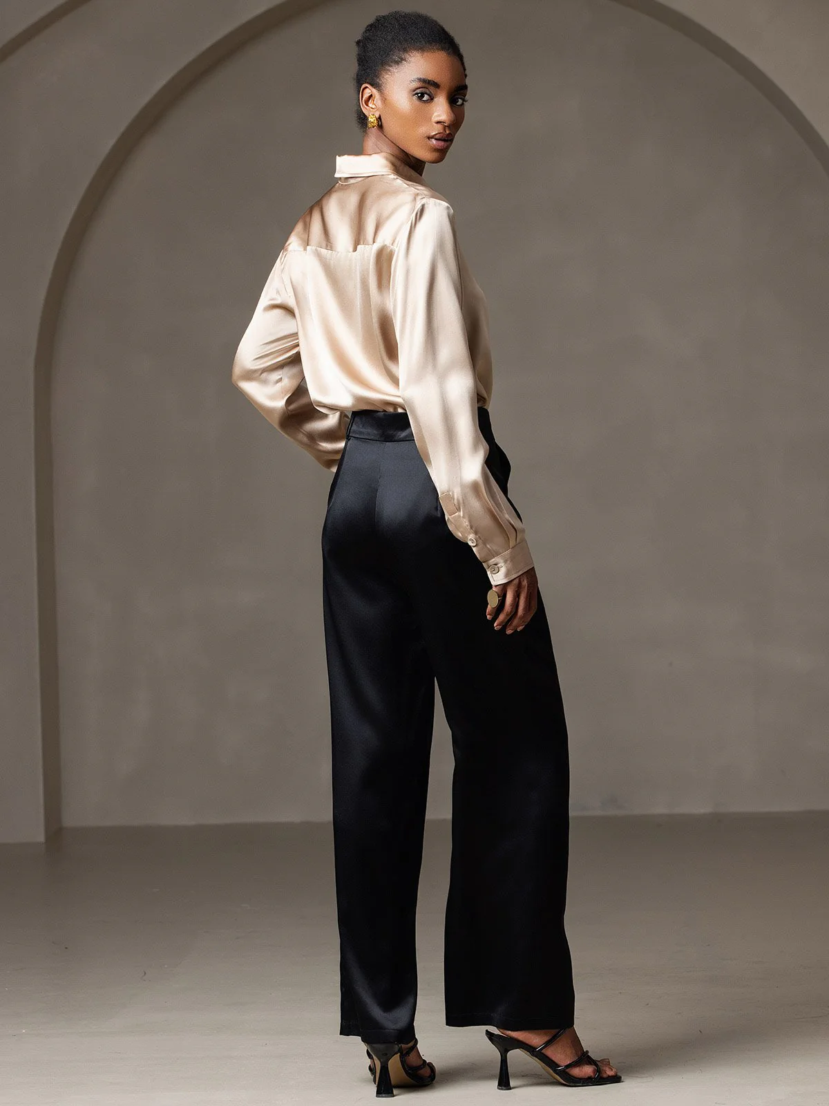 19 Momme Moderne Basis Silke Skjorte - Image 4