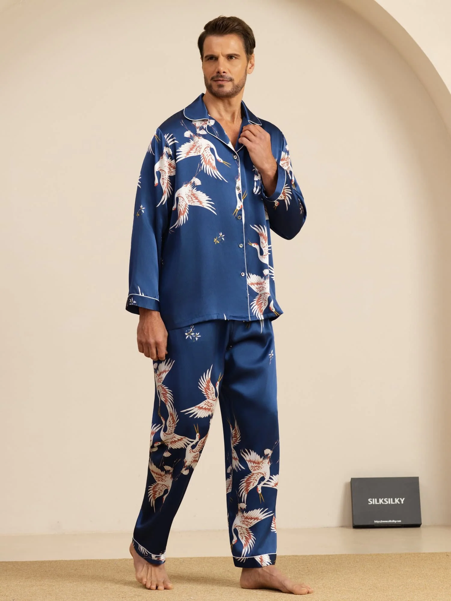 19Momme Ren Silke Herre Kraneprint Langærmet Notch Krave Pyjamas Sæt - Image 4