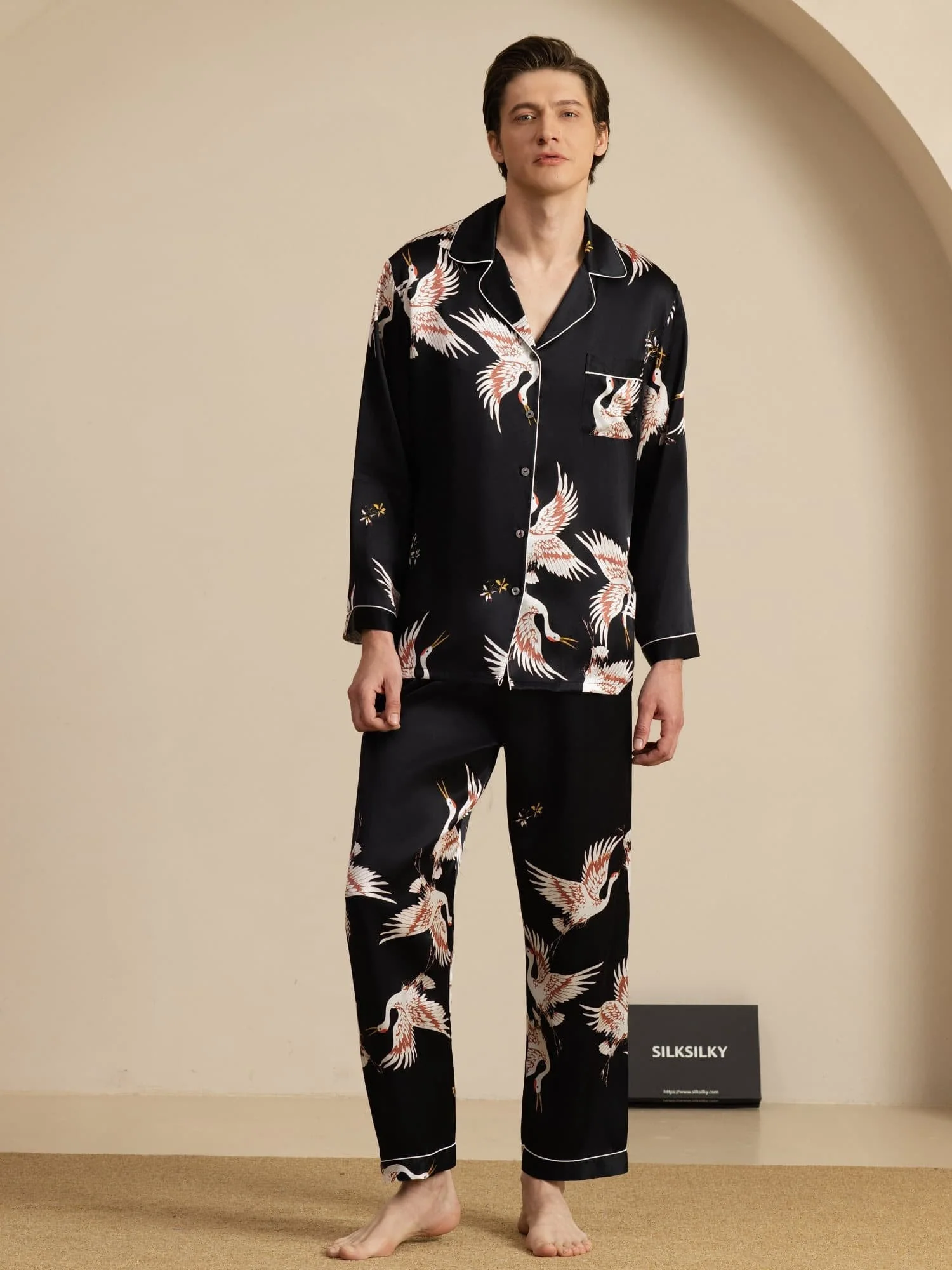 19Momme Ren Silke Herre Kraneprint Langærmet Notch Krave Pyjamas Sæt - Image 9