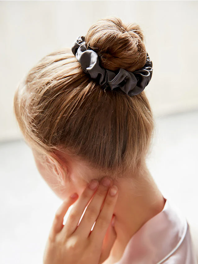 16Momme Ren Silke Blød Klassisk Hår Scrunchie - 2cm - Image 9