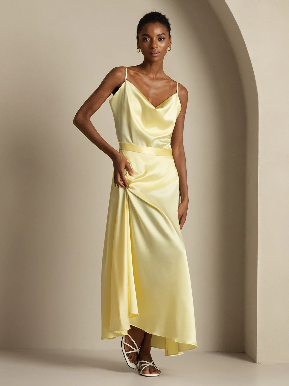 19Momme Silke Cowl Neck Spaghetti Strap Camisole Top & A-Linje Maxi Skirt - Image 13