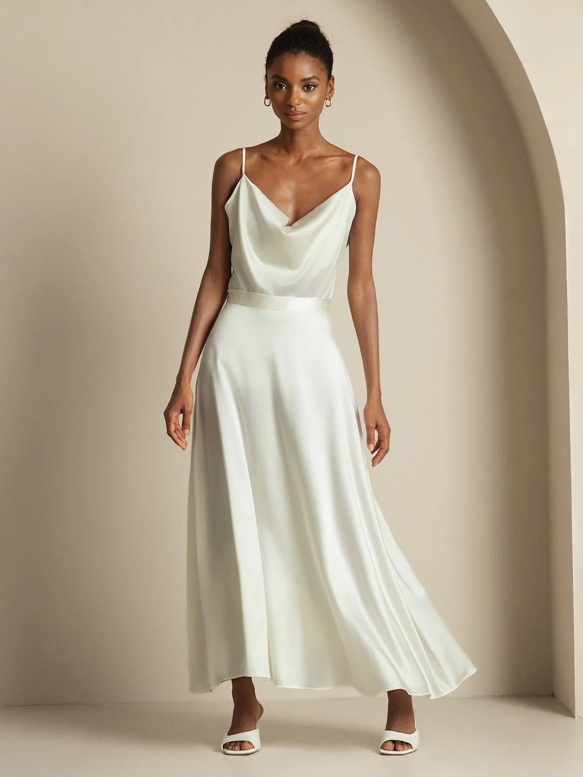 19Momme Silke Cowl Neck Spaghetti Strap Camisole Top & A-Linje Maxi Skirt - Image 17