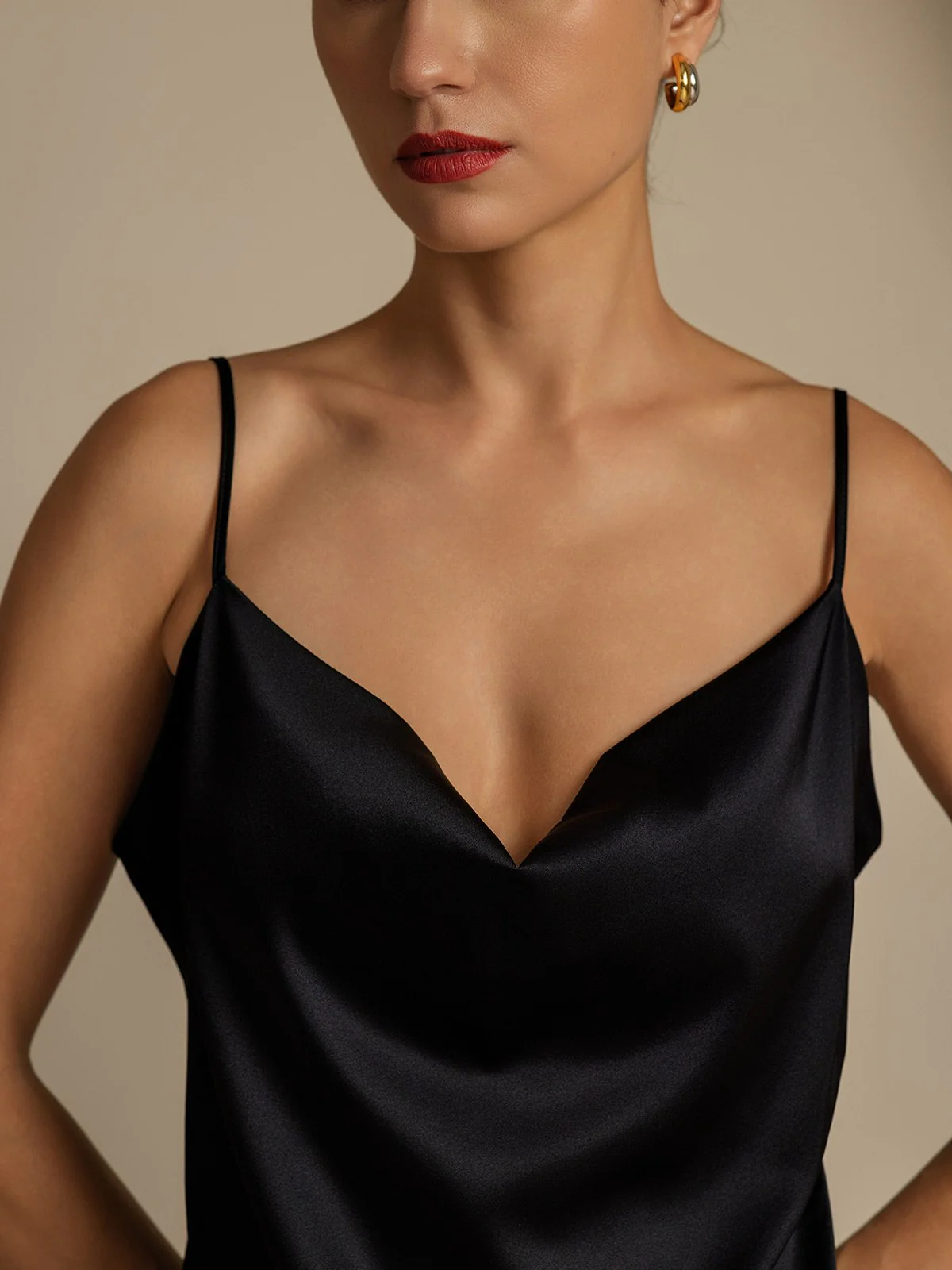 19Momme Silke Cowl Neck Spaghetti Strap Camisole Top & A-Linje Maxi Skirt - Image 26