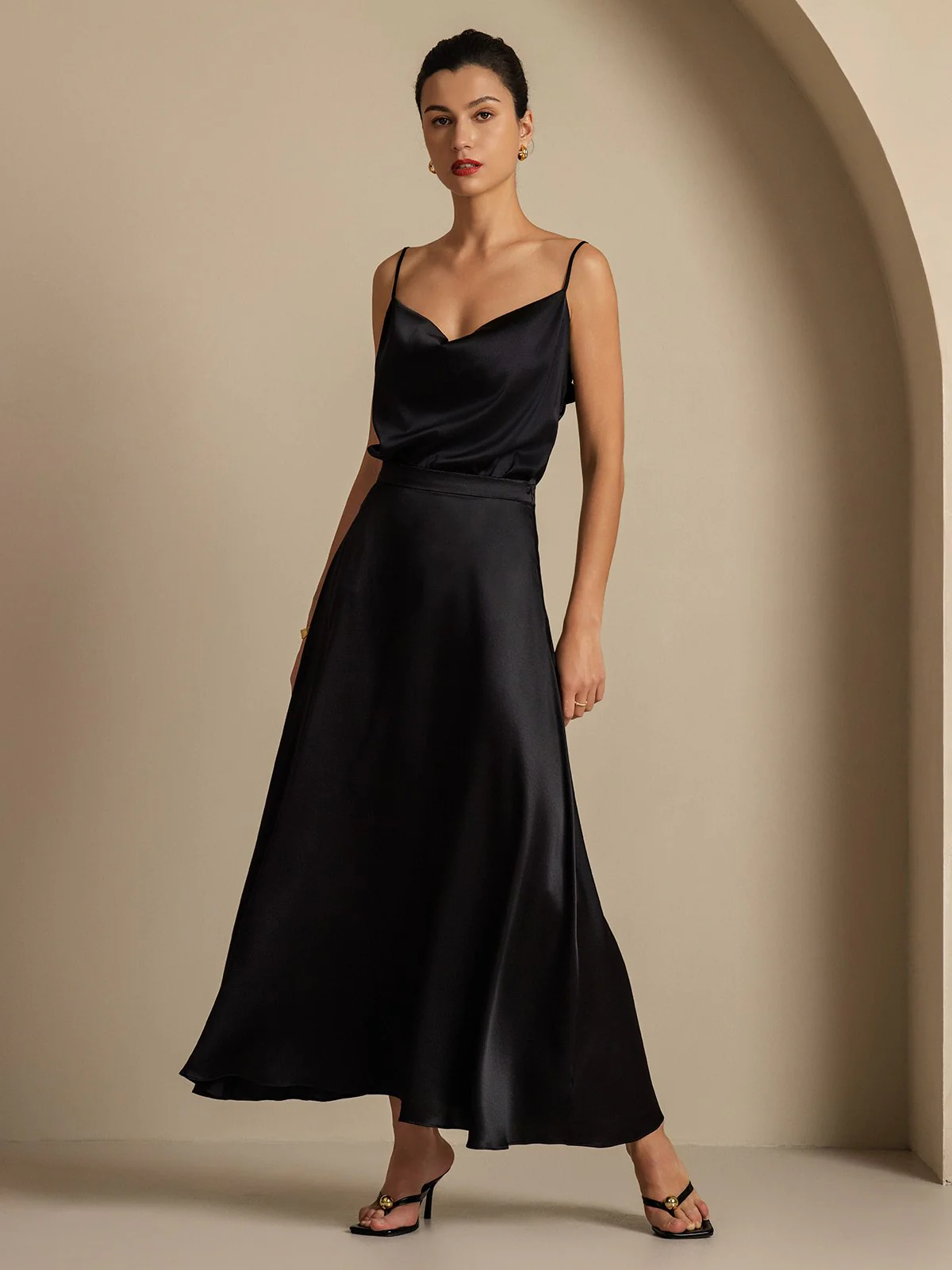 19Momme Silke Cowl Neck Spaghetti Strap Camisole Top & A-Linje Maxi Skirt - Image 31
