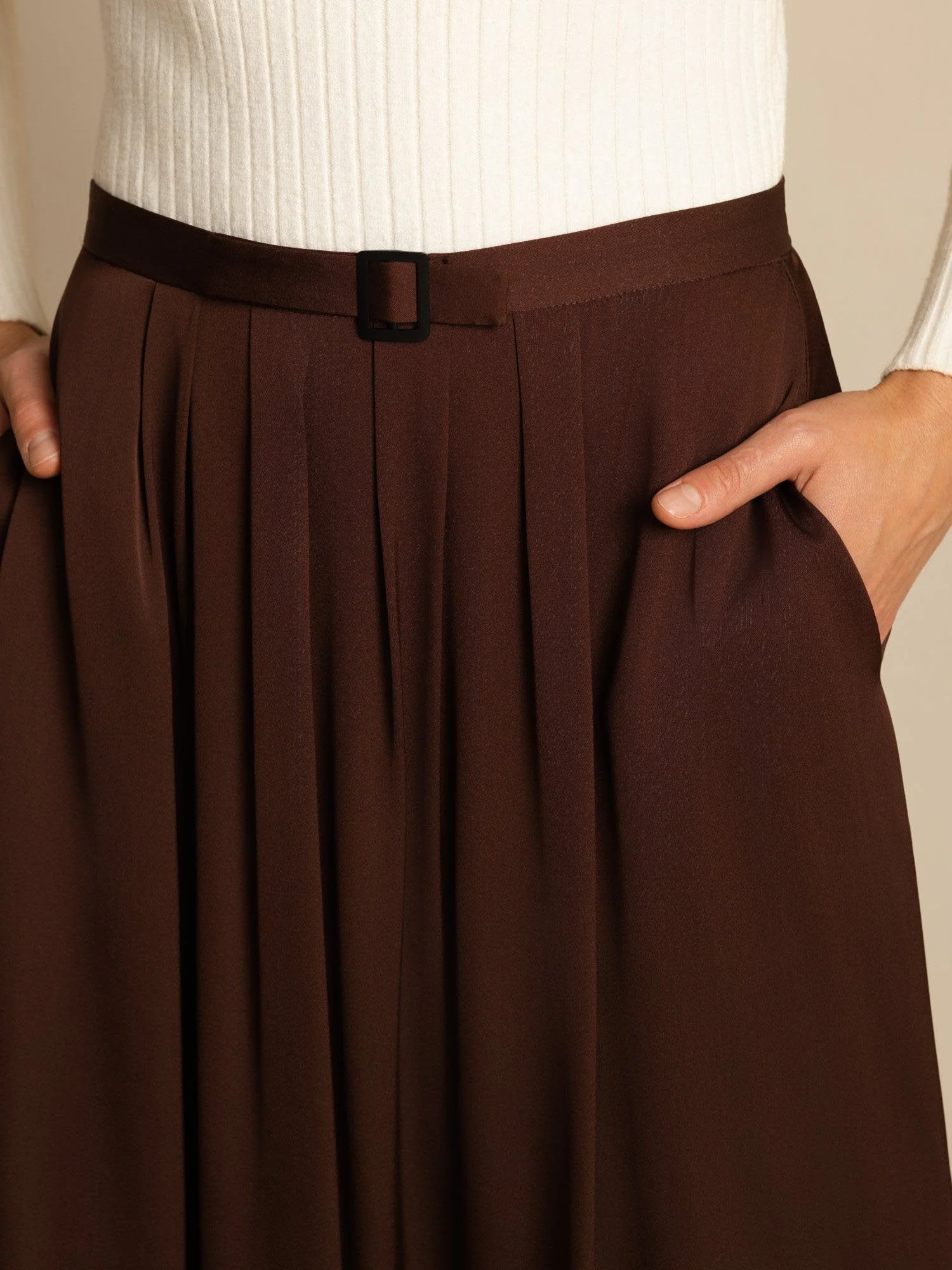 19Momme Silke High Waist A-Linje Plisseret Midi Nederdel med Lommer - Image 15