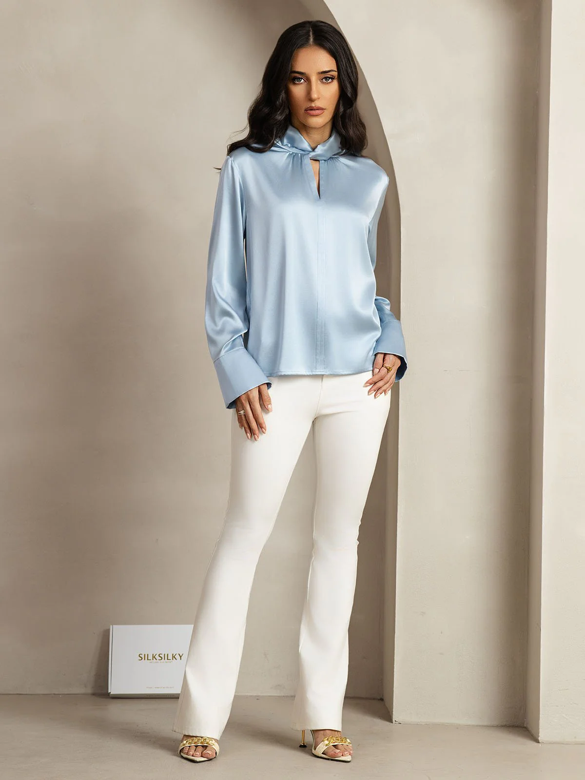 19 Momme Silkebluse Med Keyhole Hals Og Perlelignende Knapper - Image 11