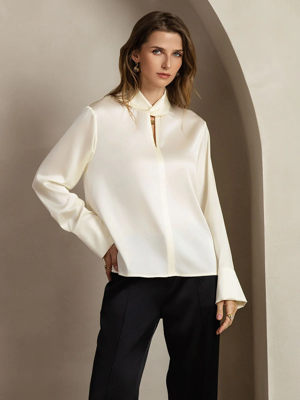 19 Momme Silkebluse Med Keyhole Hals Og Perlelignende Knapper - Image 21