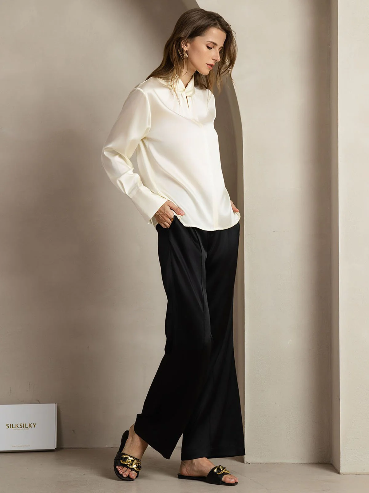 19 Momme Silkebluse Med Keyhole Hals Og Perlelignende Knapper - Image 24