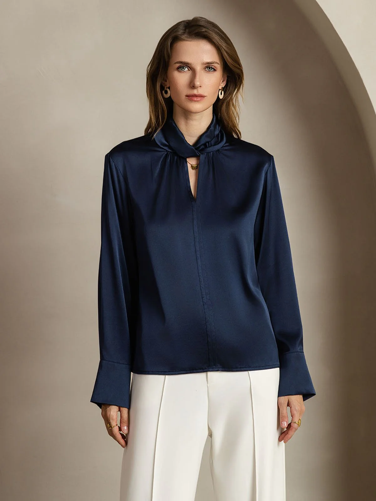 19 Momme Silkebluse Med Keyhole Hals Og Perlelignende Knapper - Image 25