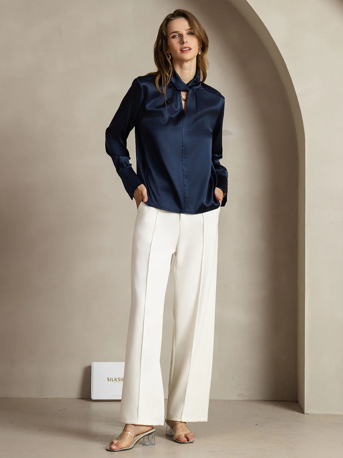 19 Momme Silkebluse Med Keyhole Hals Og Perlelignende Knapper - Image 32