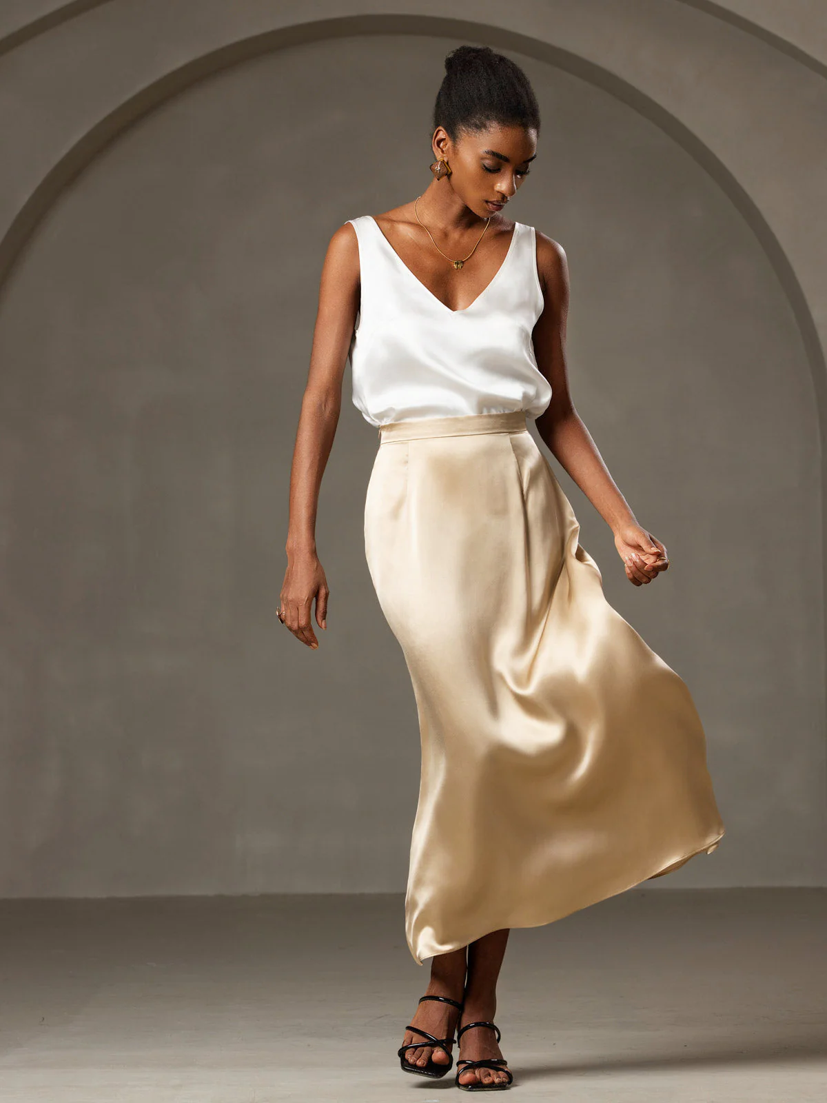19Momme Silke V-hals strop TankTop - Image 8