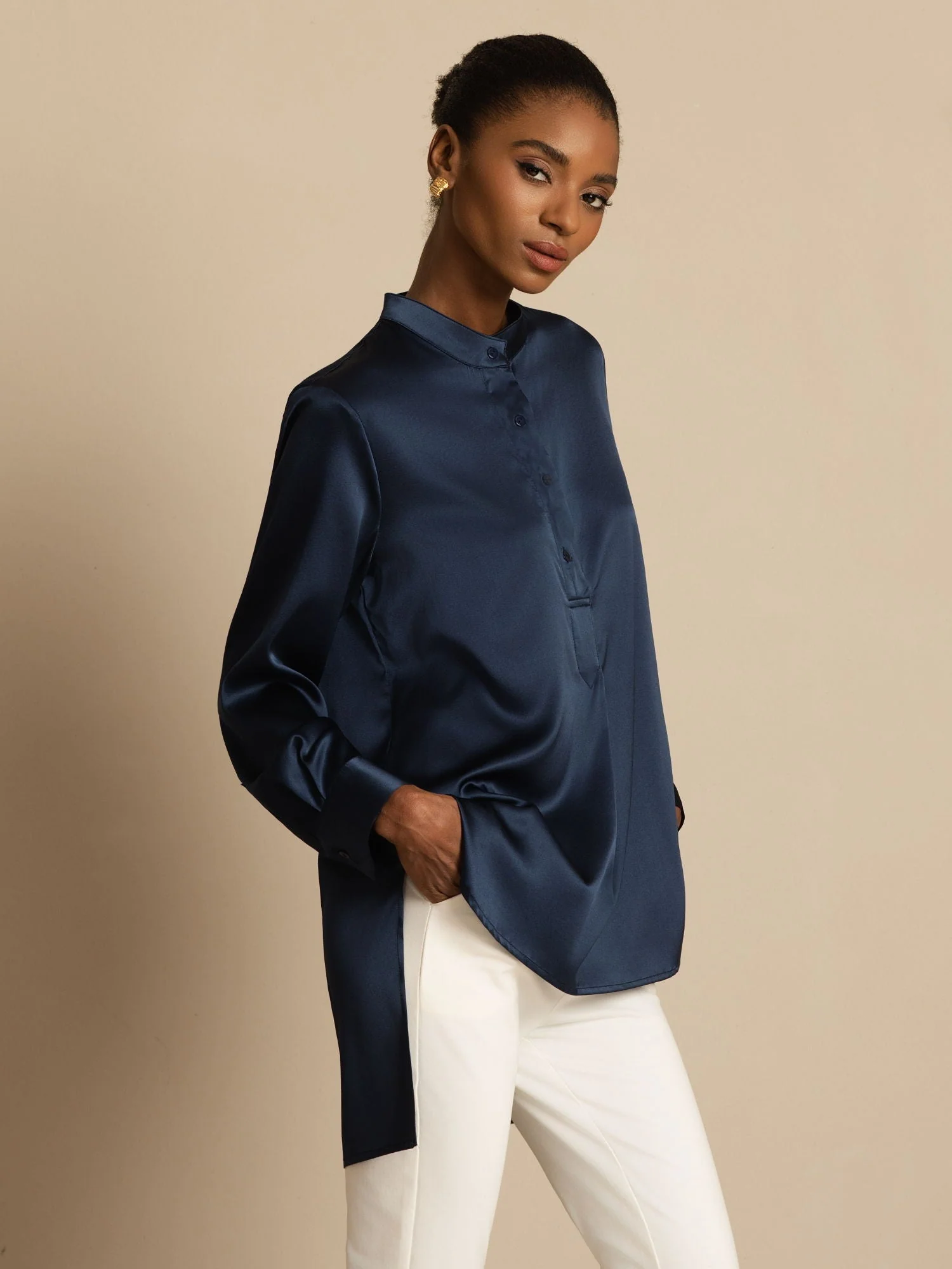 19Momme silke dame Stand Collar High-Low bluse med knapdetaljer - Image 5