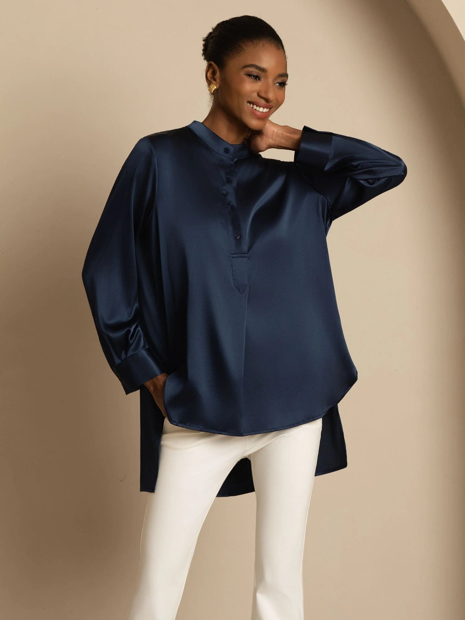 19Momme silke dame Stand Collar High-Low bluse med knapdetaljer - Image 6