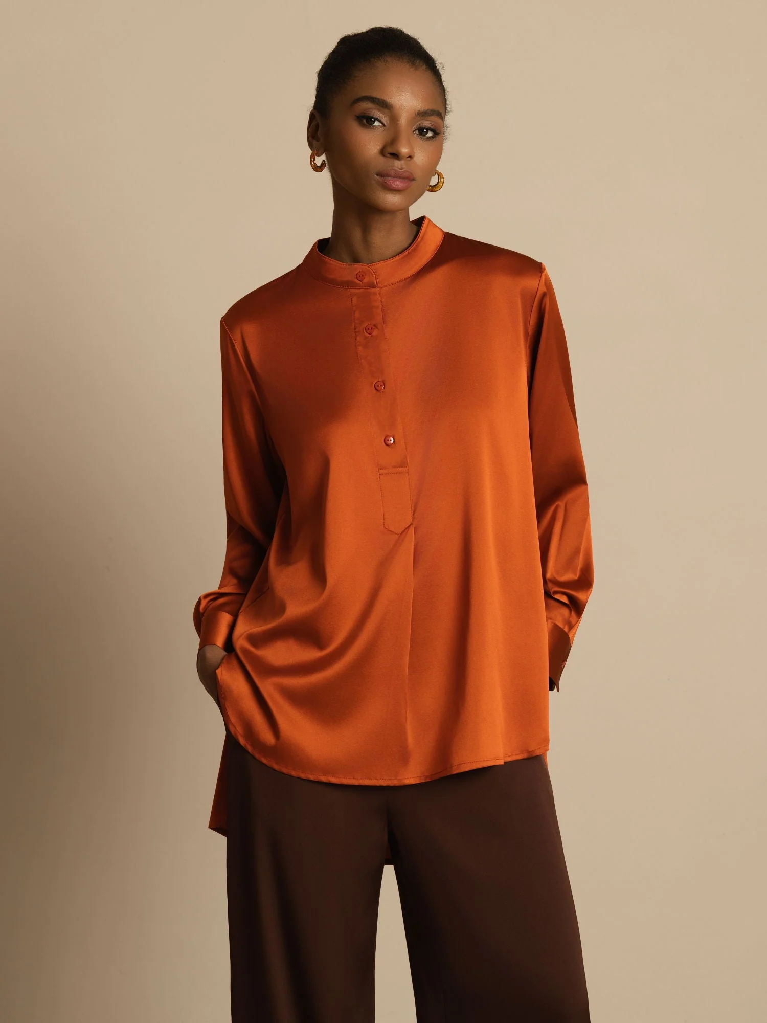 19Momme silke dame Stand Collar High-Low bluse med knapdetaljer - Image 9