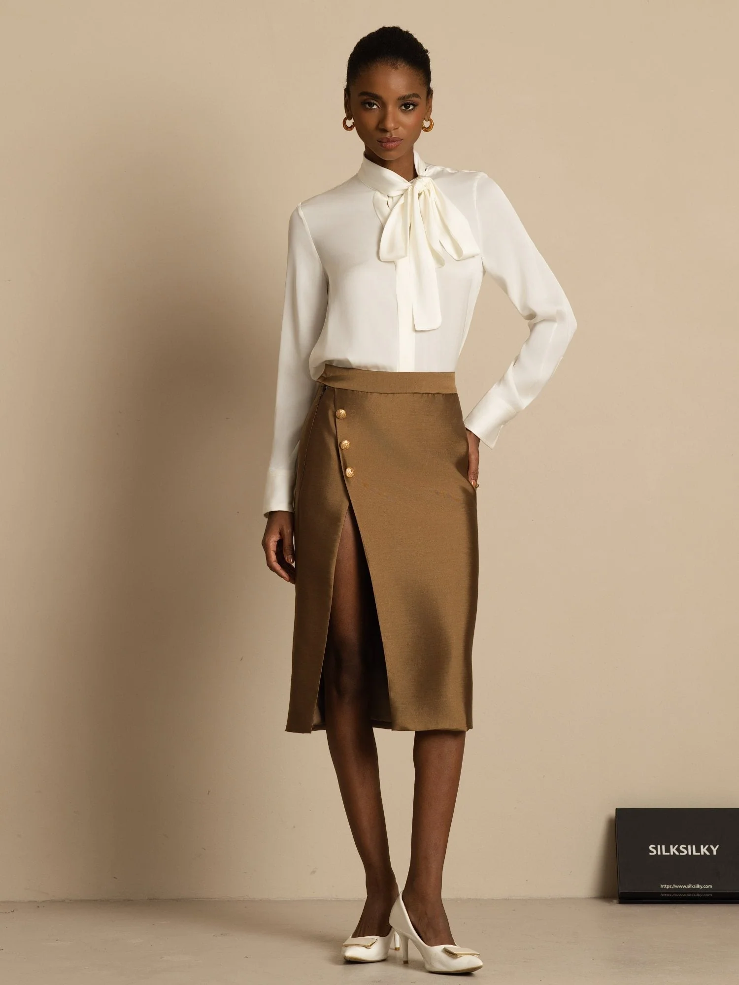 19Momme Silke Dame Tie Neck Langærmet Bluse - Image 2