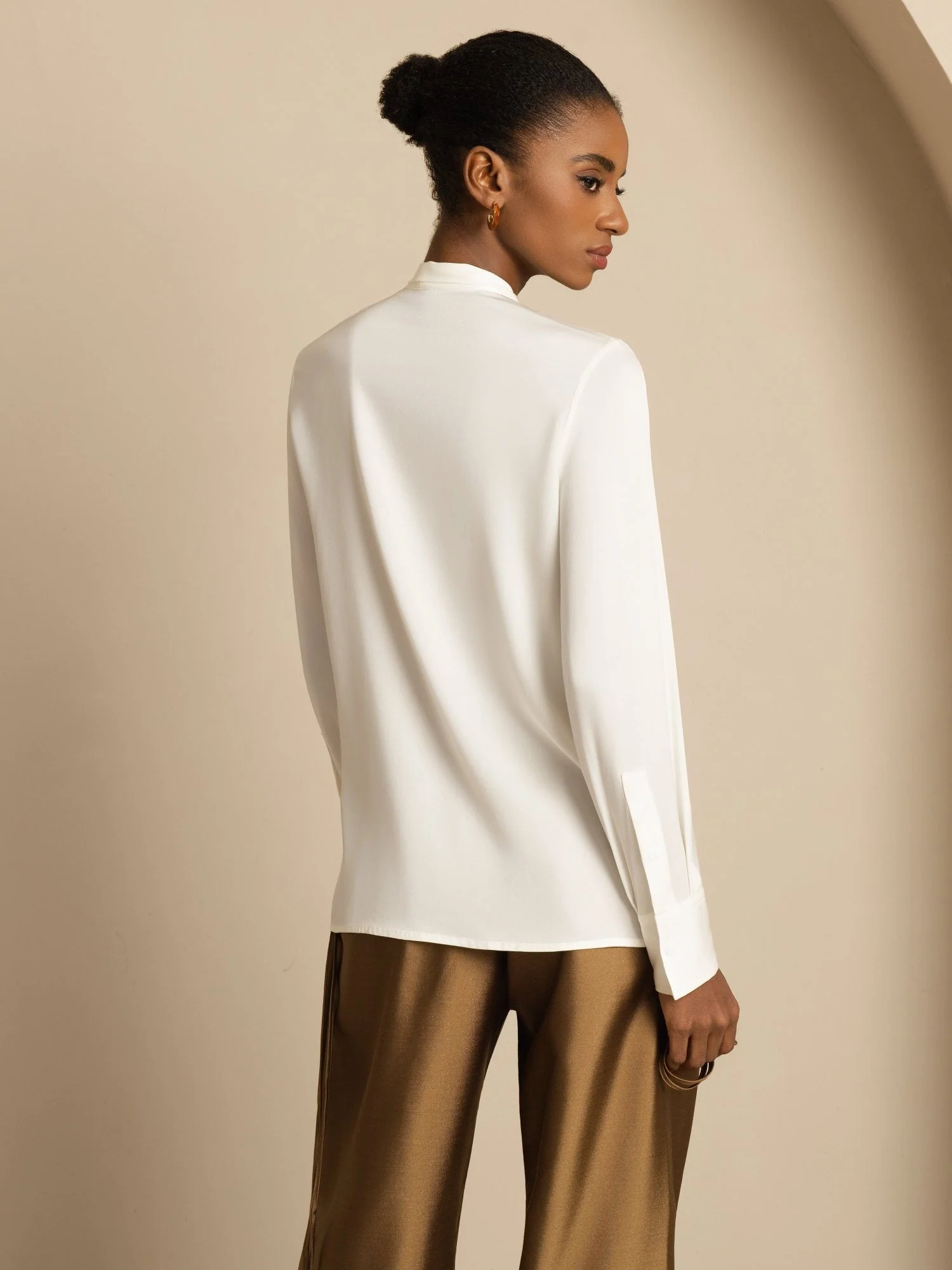 19Momme Silke Dame Tie Neck Langærmet Bluse - Image 3