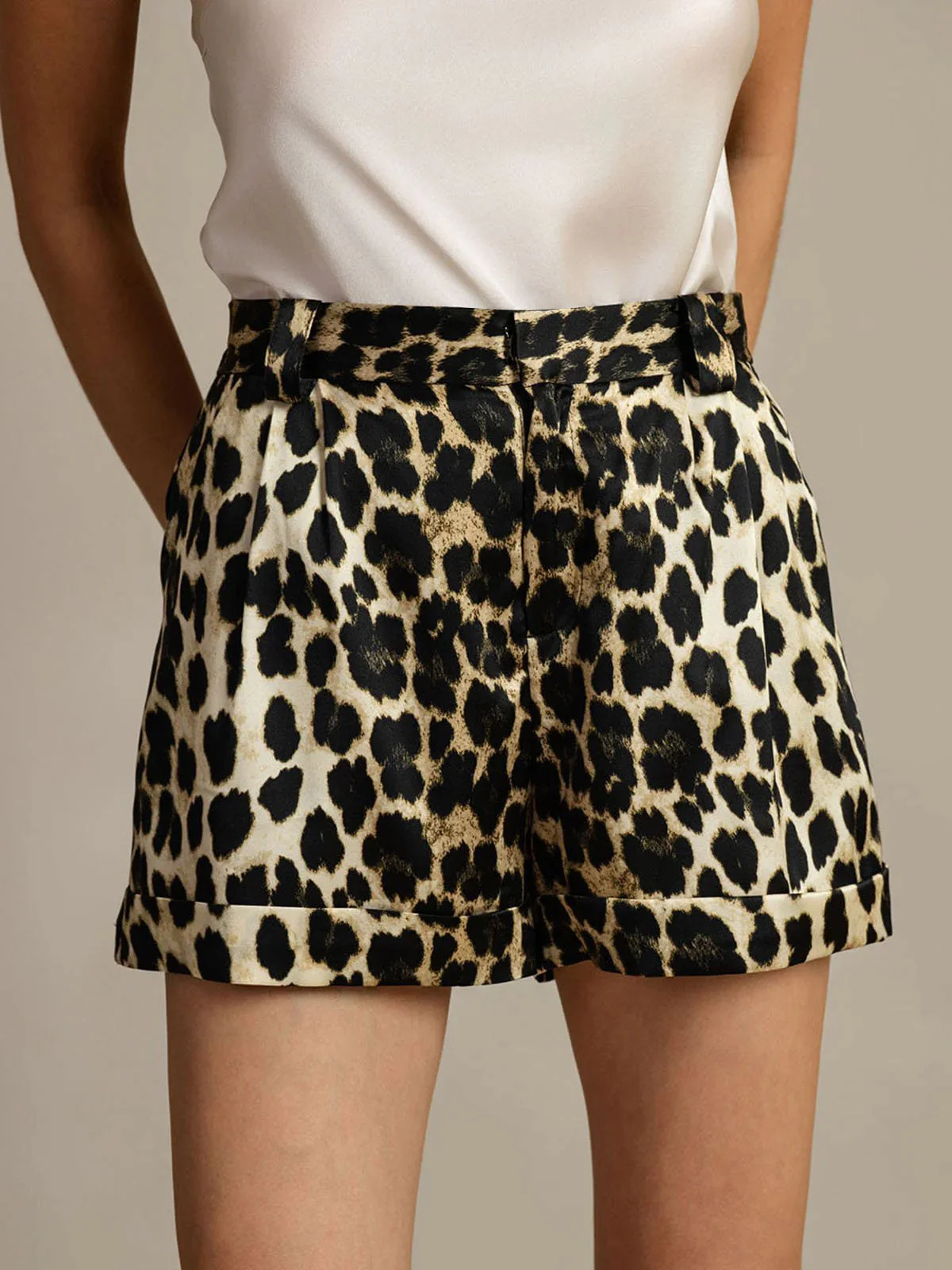 19Momme Dame Silke Shorts Med Leopardsmønster Omslag Og Sidelommer