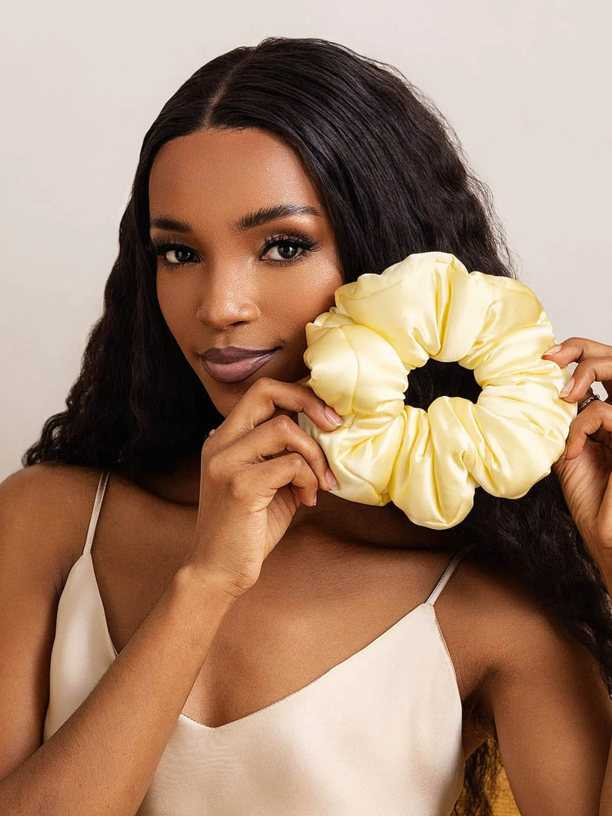 Ren Silke Blød Oversized Hår Scrunchie - 8cm - Image 20