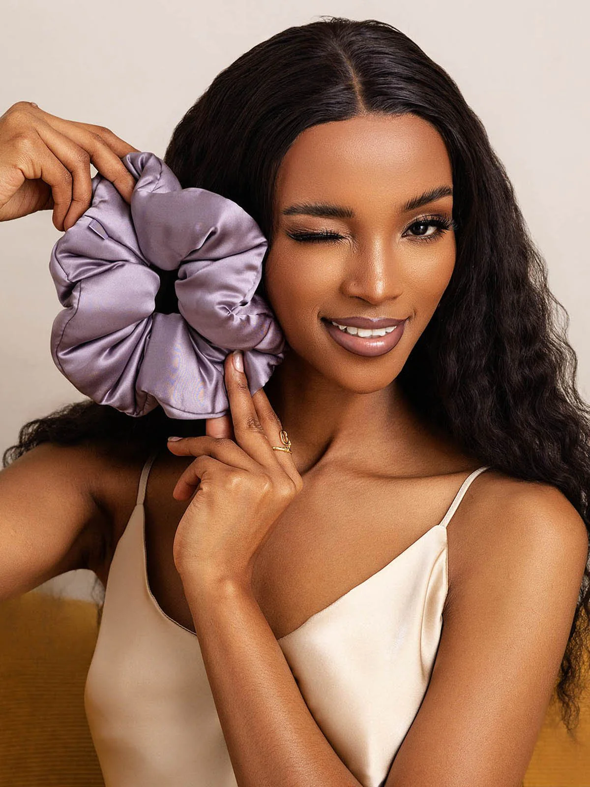 Ren Silke Blød Oversized Hår Scrunchie - 8cm - Image 36