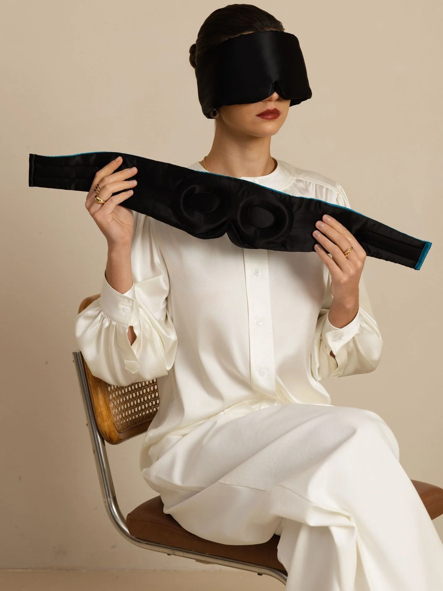Ren Silke 3D Kontureret Sovemaske Med Velcrolukning - Image 12