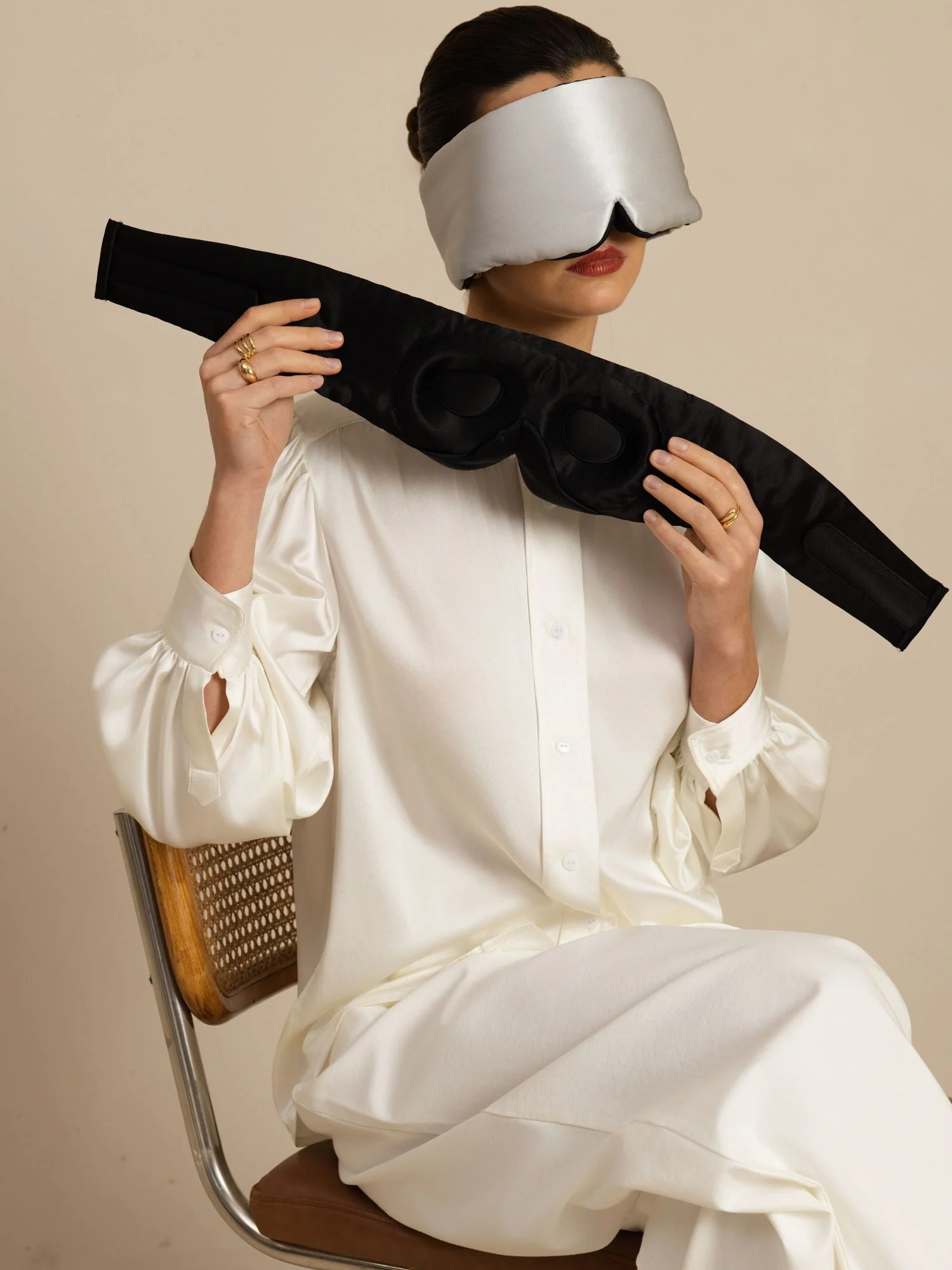 Ren Silke 3D Kontureret Sovemaske Med Velcrolukning - Image 4