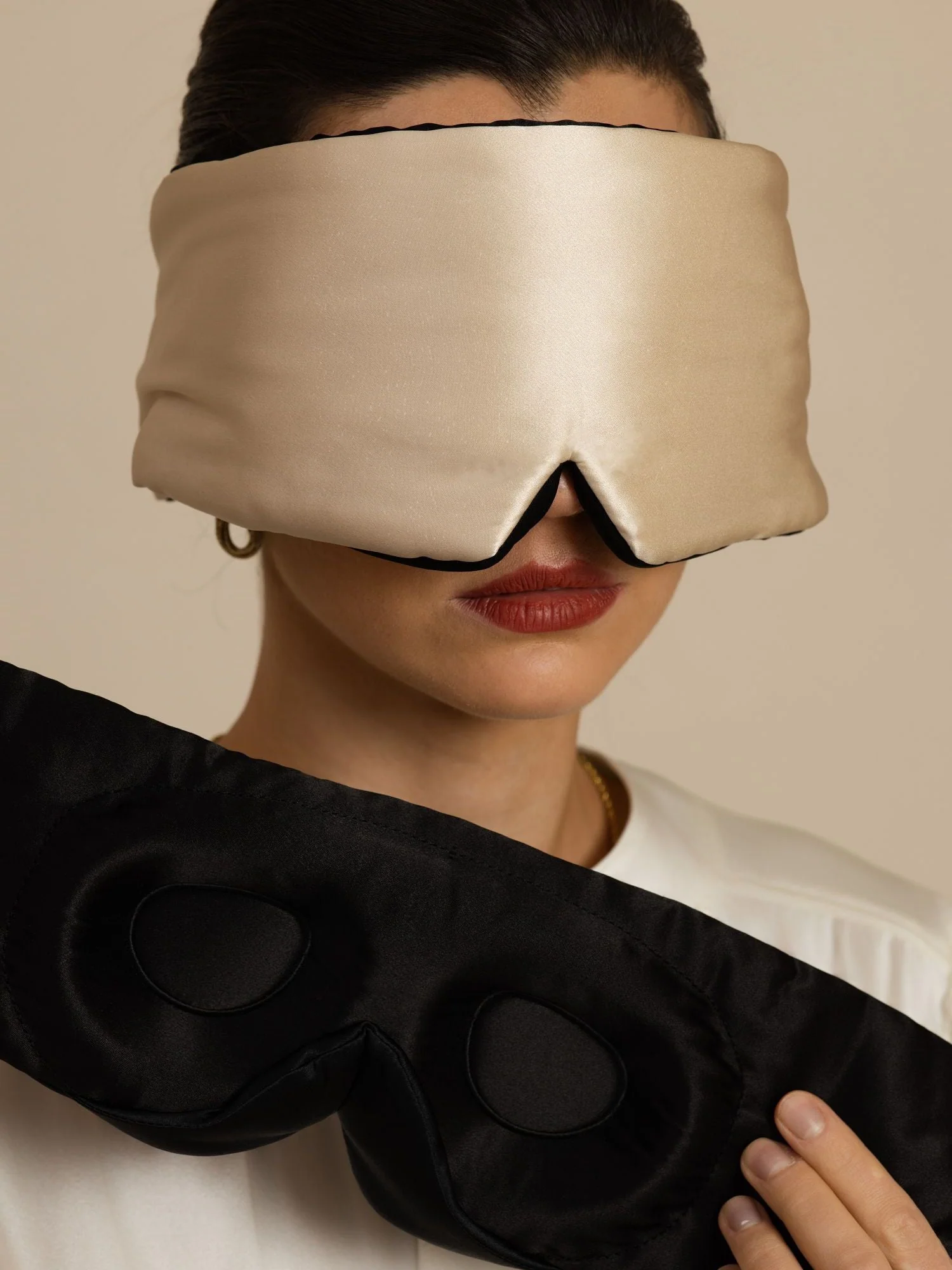 Ren Silke 3D Kontureret Sovemaske Med Velcrolukning - Image 9