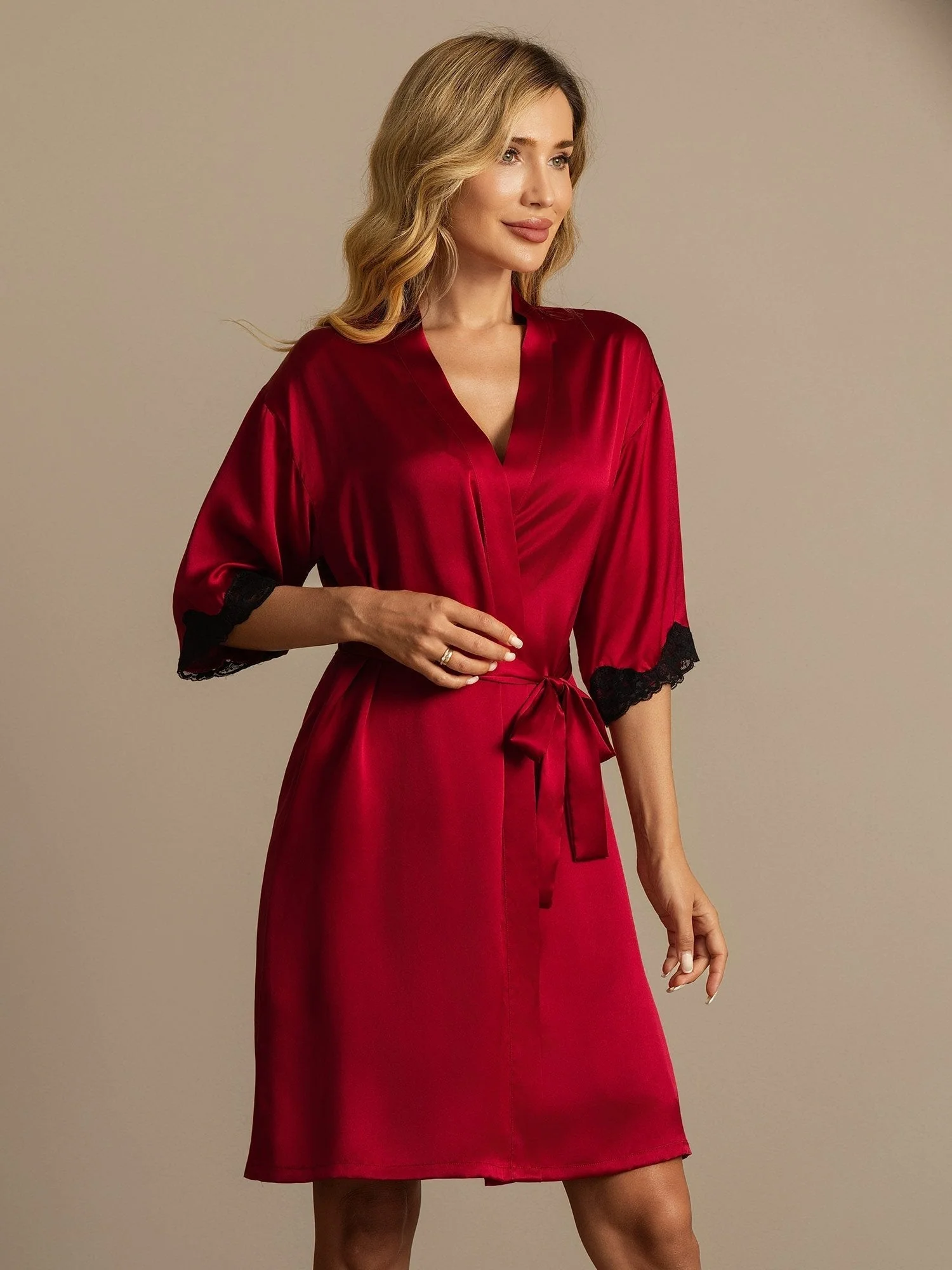 Pure Silk Basis Kvinder Robe med Blonde Design - Image 12