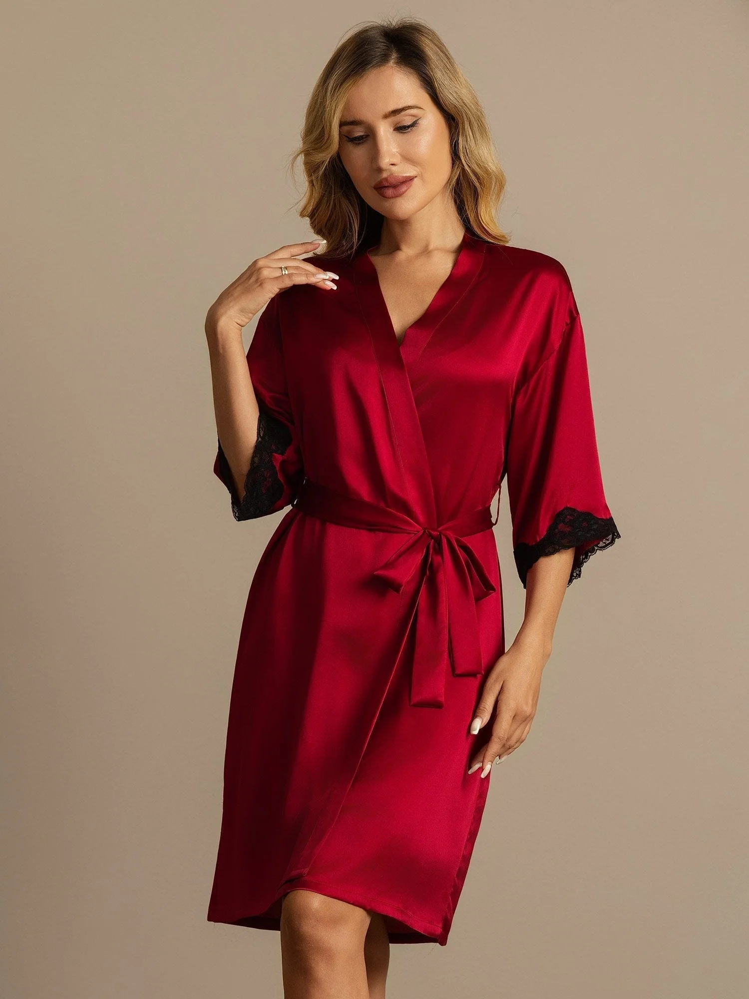 Pure Silk Basis Kvinder Robe med Blonde Design - Image 13