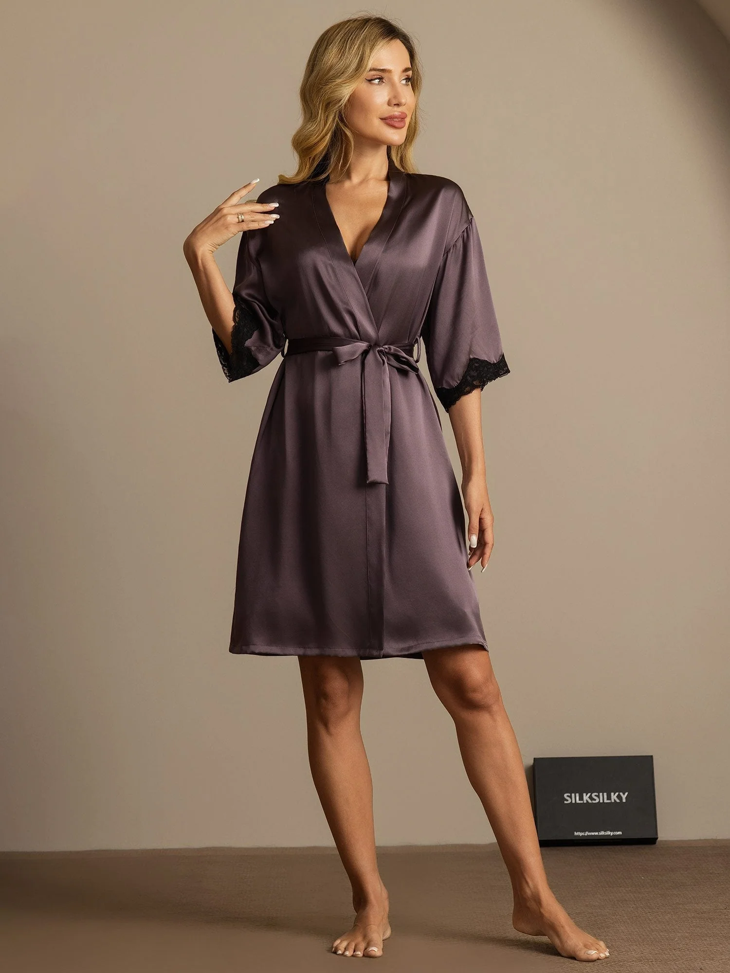 Pure Silk Basis Kvinder Robe med Blonde Design - Image 22