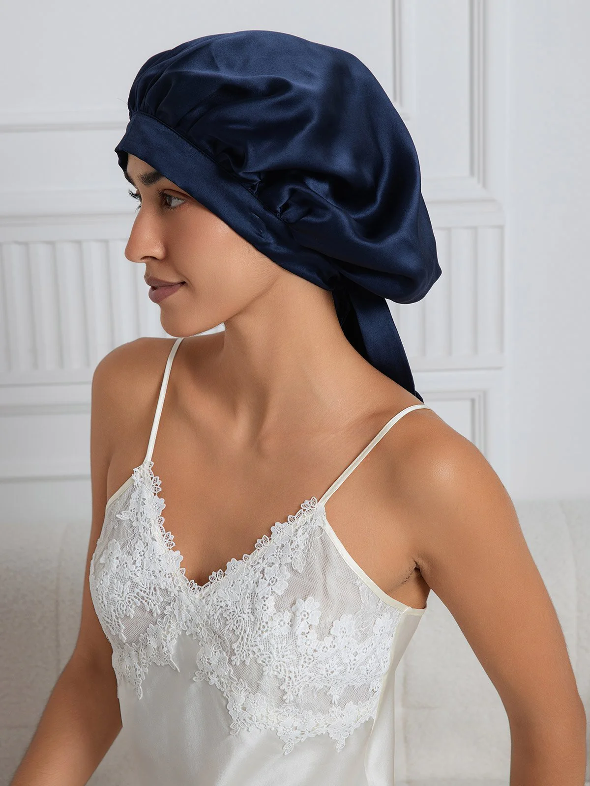 Elegant sovehætte i ren silke med lange bånd - Image 14
