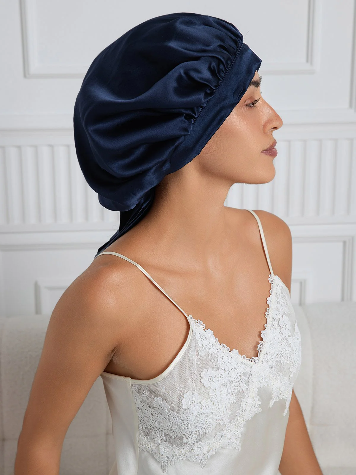 Elegant sovehætte i ren silke med lange bånd - Image 16