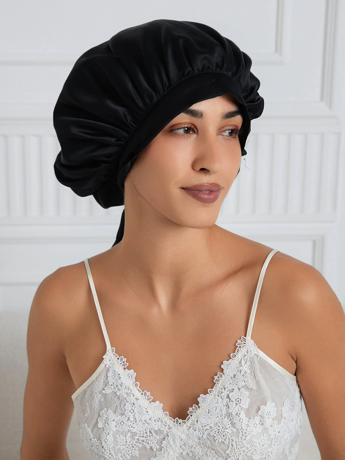 Elegant sovehætte i ren silke med lange bånd - Image 19