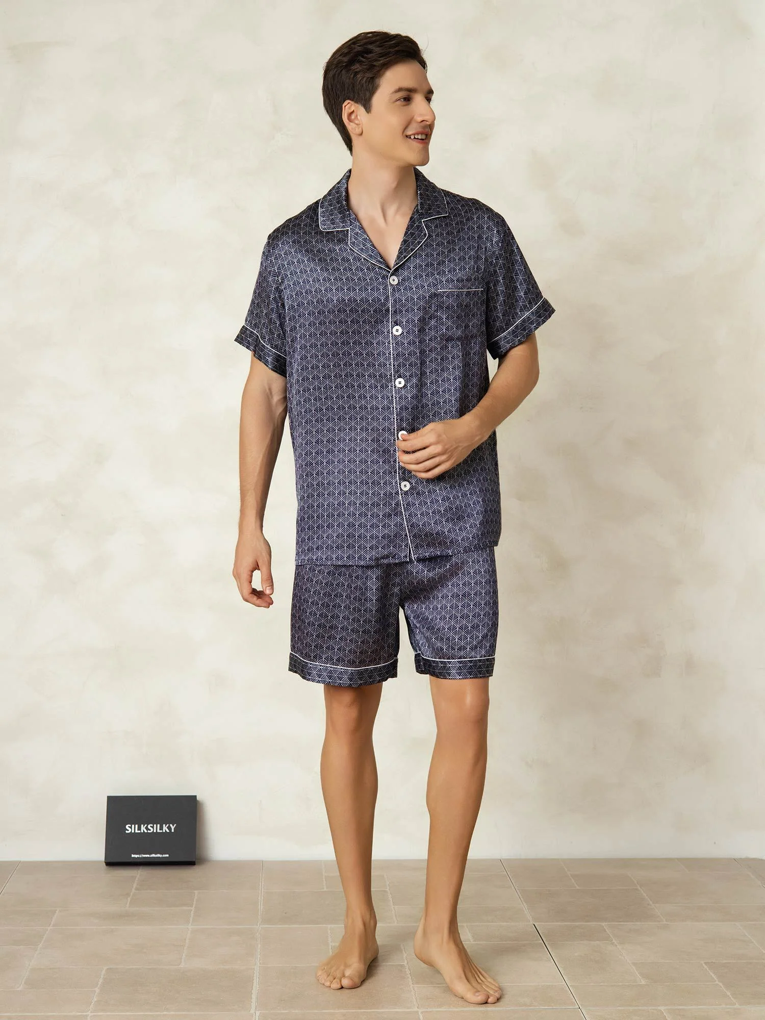 Herre Pyjamas Sæt I Ren Silke Marineblå Med Ginkgo Print Korte Ærmer Og Reverskrave - Image 6