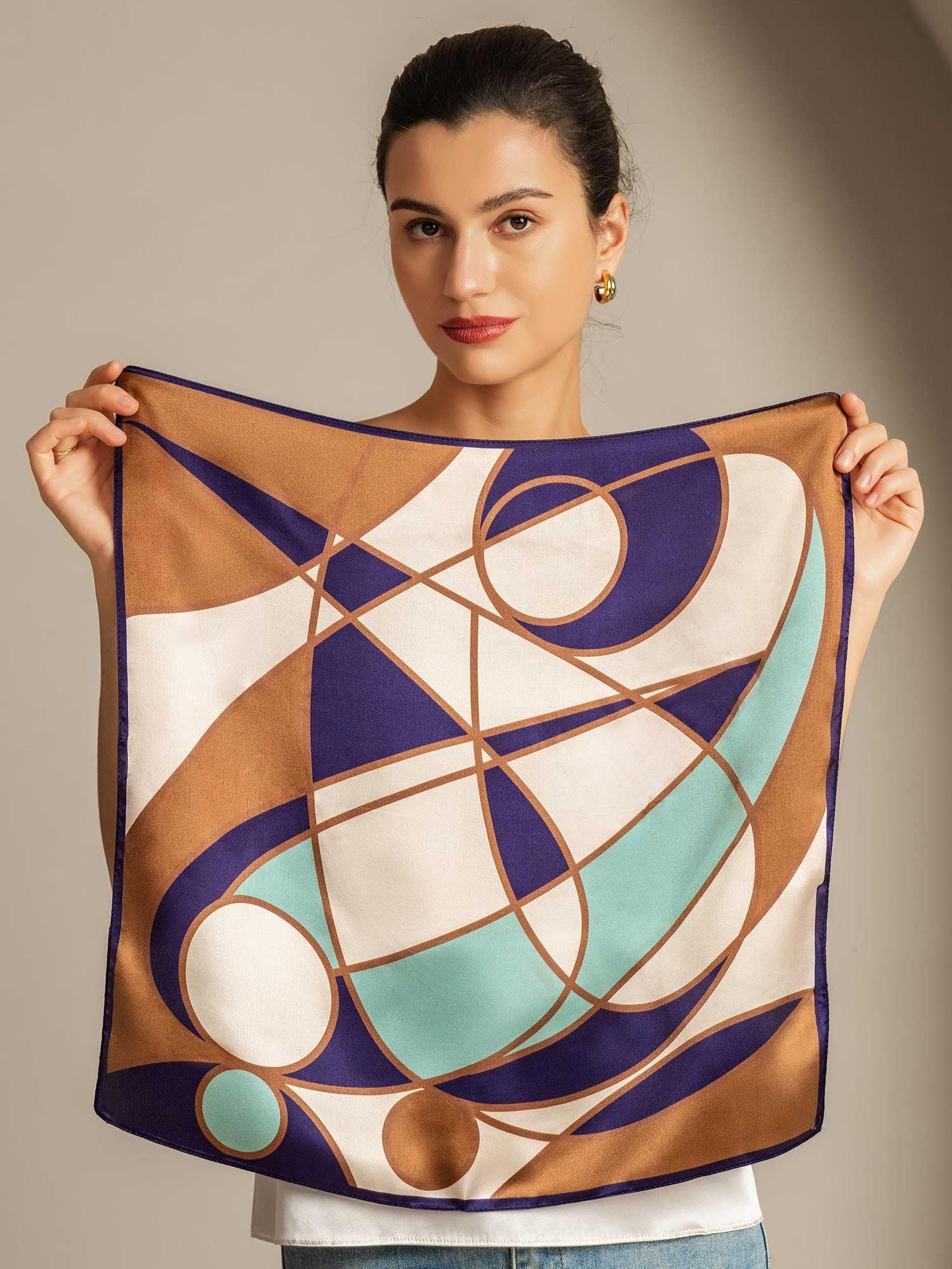 Pure Silke Geometrisk Mønster Firkanteret Tørklæde - Størrelse 53x53cm - Image 3