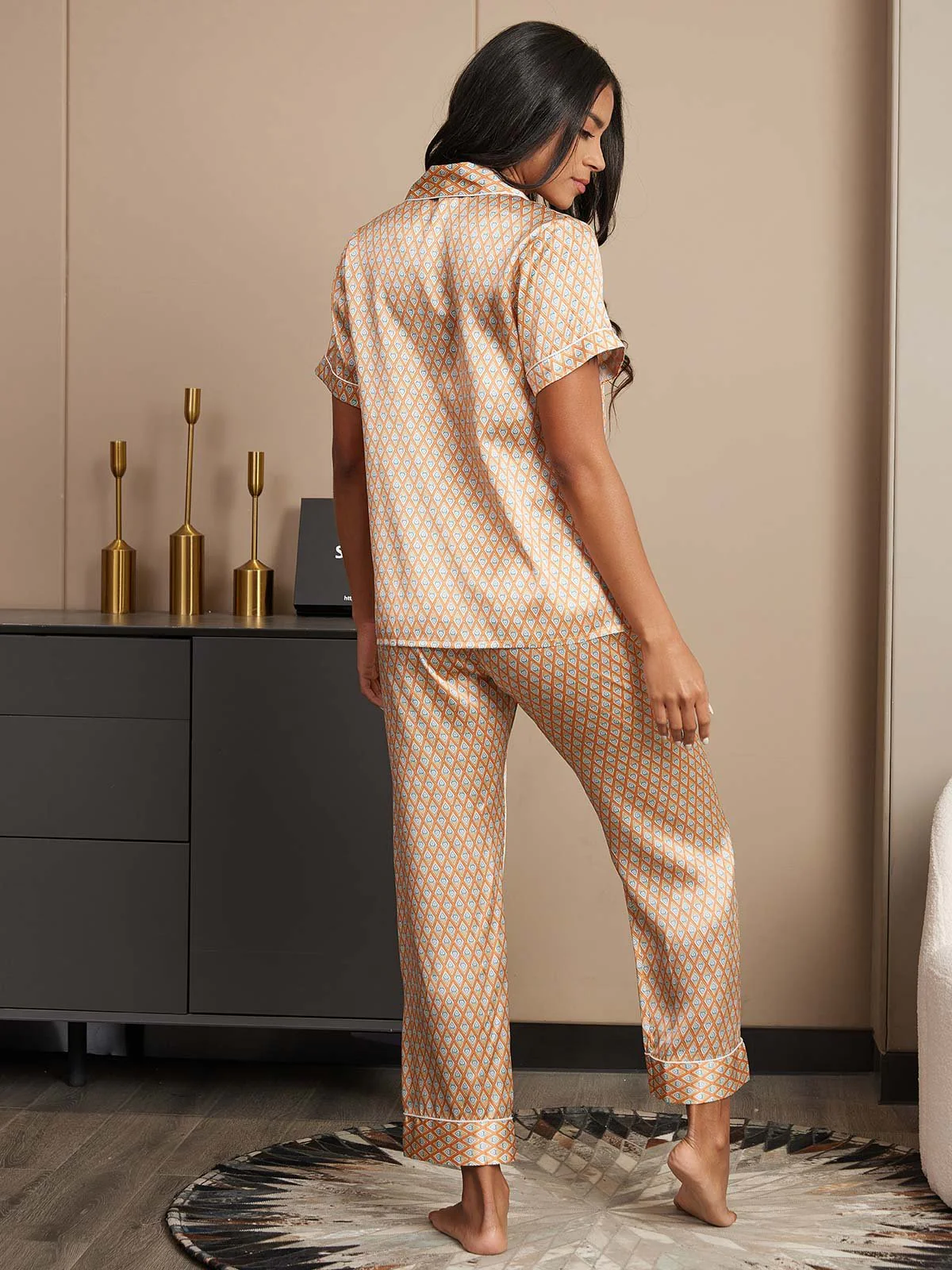Kvinders Pyjamasæt I Ren Silke Med Geometrisk Print Kortærmet Reverskrave Med Bukser - Image 2