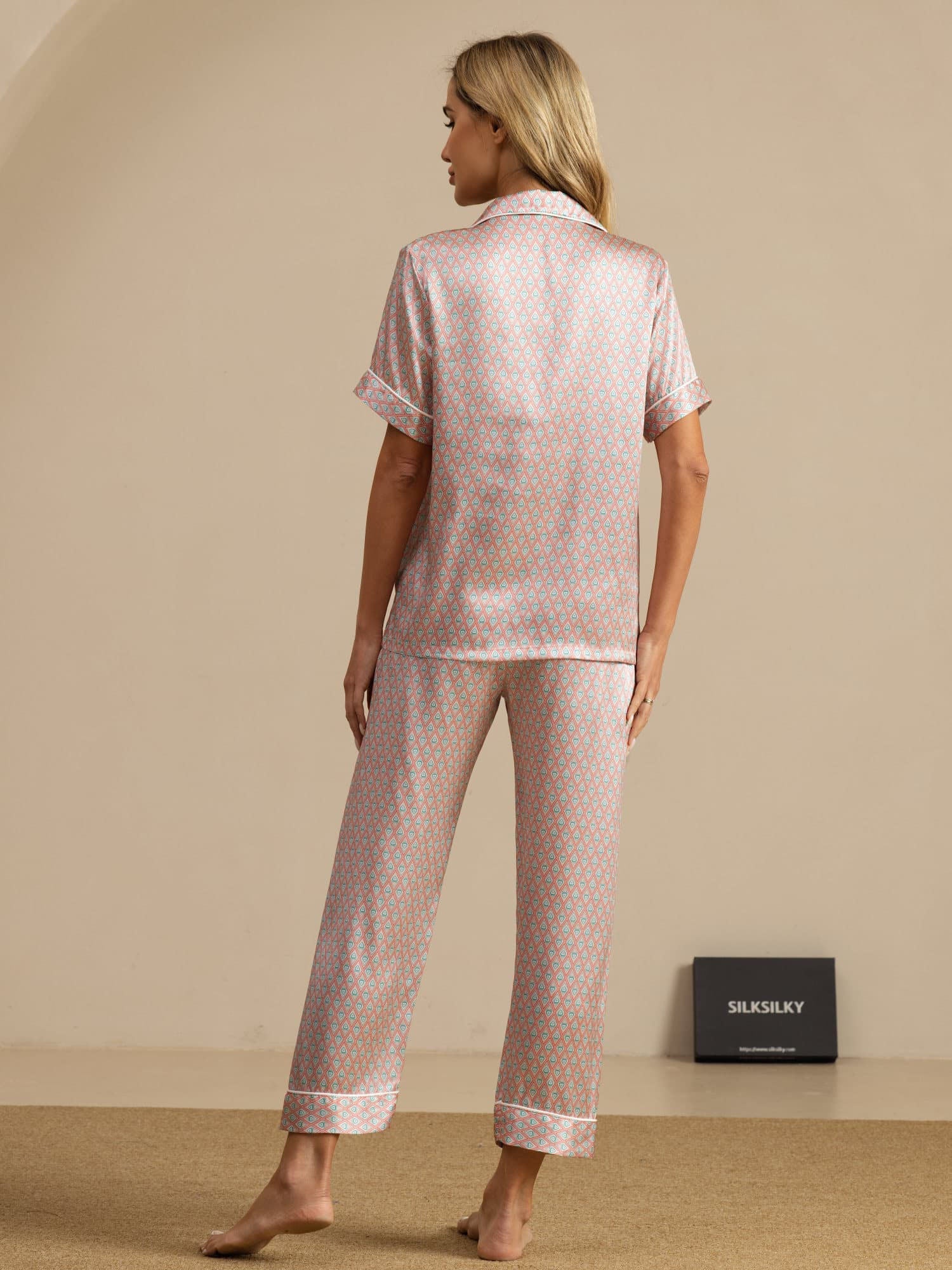 Kvinders Pyjamasæt I Ren Silke Med Geometrisk Print Kortærmet Reverskrave Med Bukser - Image 7