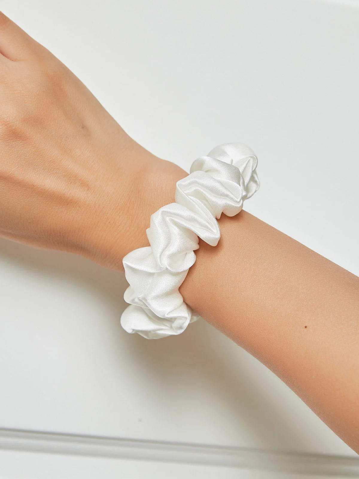 Ren Silke Blød Klassisk Hår Scrunchie - 2cm - Image 76