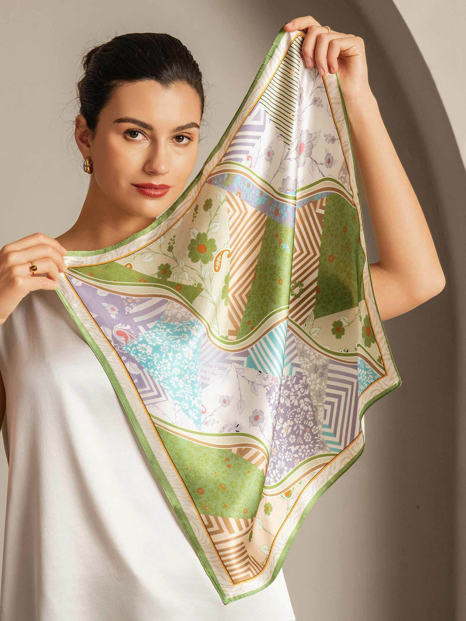 Pure Silk Pattern Stitching Square Scarf - Størrelse 53x53cm - Image 5