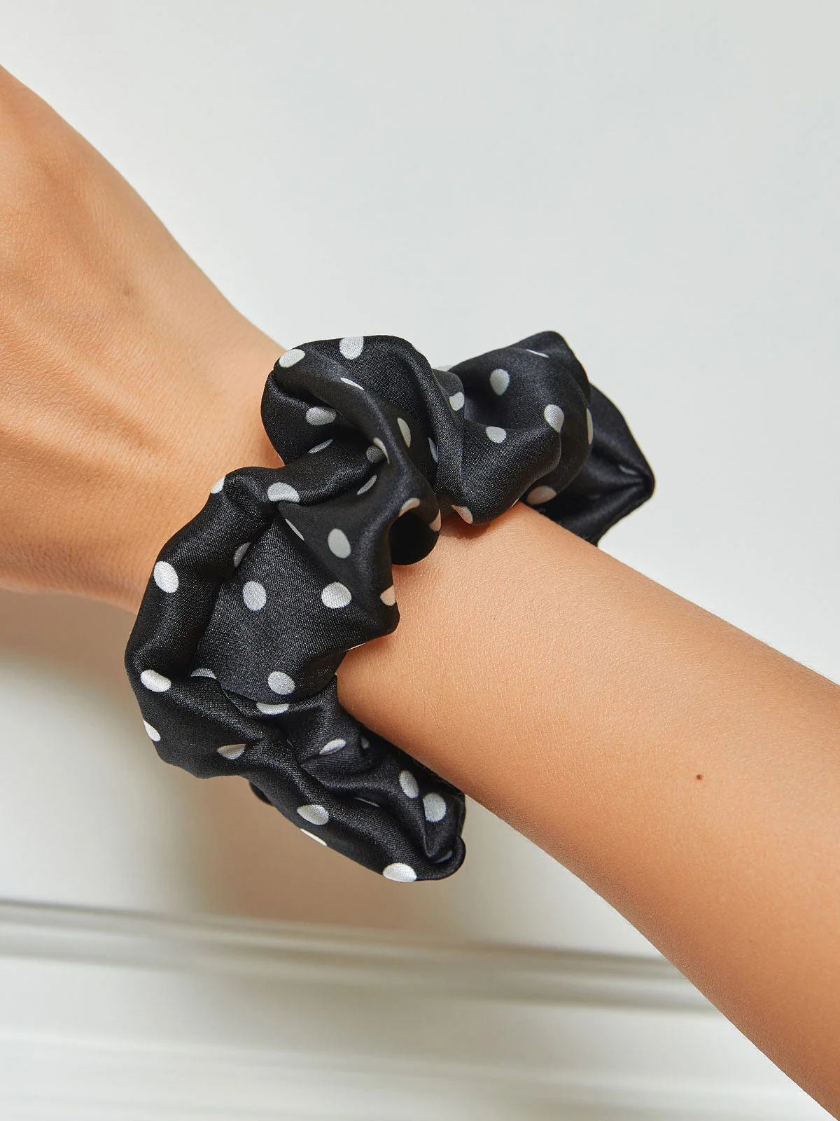 Ren Silke Blød Trykt Stor Hår Scrunchie - 3.5cm - Image 5