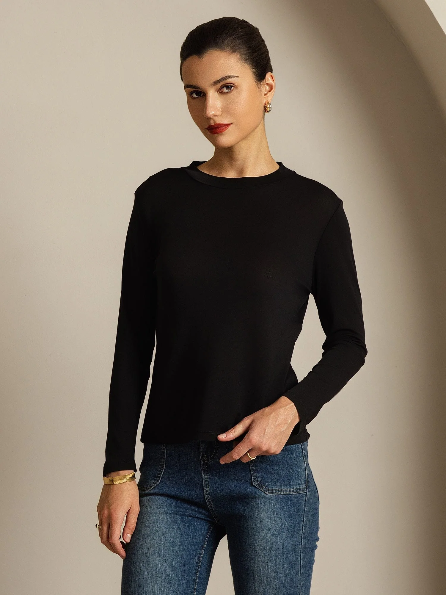 Damebluse I Ren Silke Med Lange Ærmer Og Rund Hals - Image 19