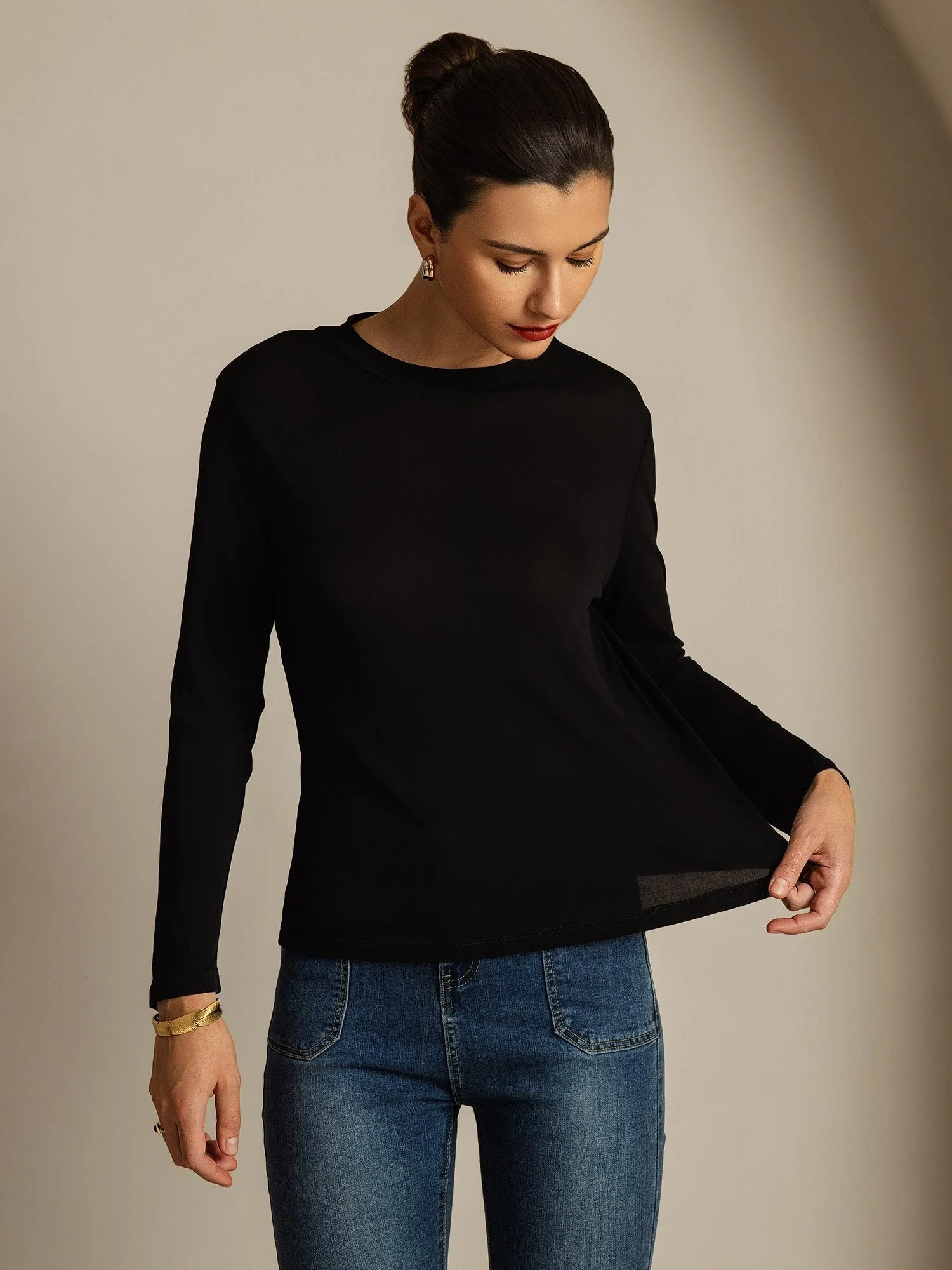 Damebluse I Ren Silke Med Lange Ærmer Og Rund Hals - Image 21