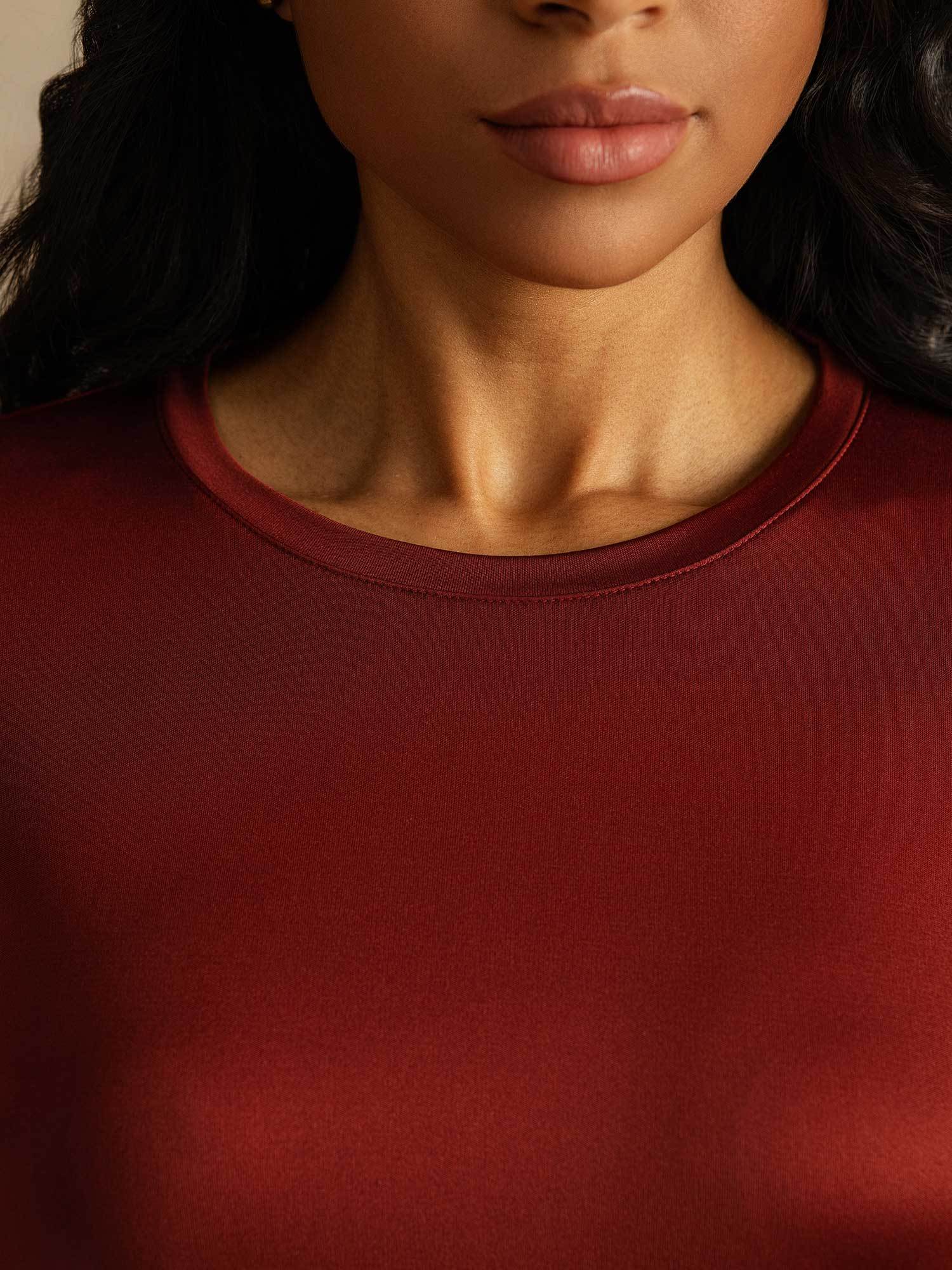 Damebluse I Ren Silke Med Lange Ærmer Og Rund Hals - Image 30