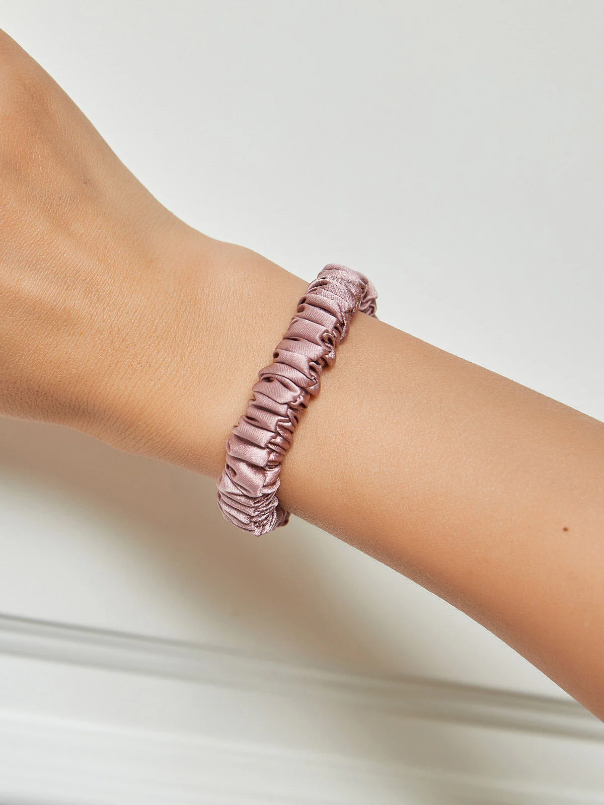 Ren Silke Blød Tynd Hår Scrunchie - 1cm - Image 34